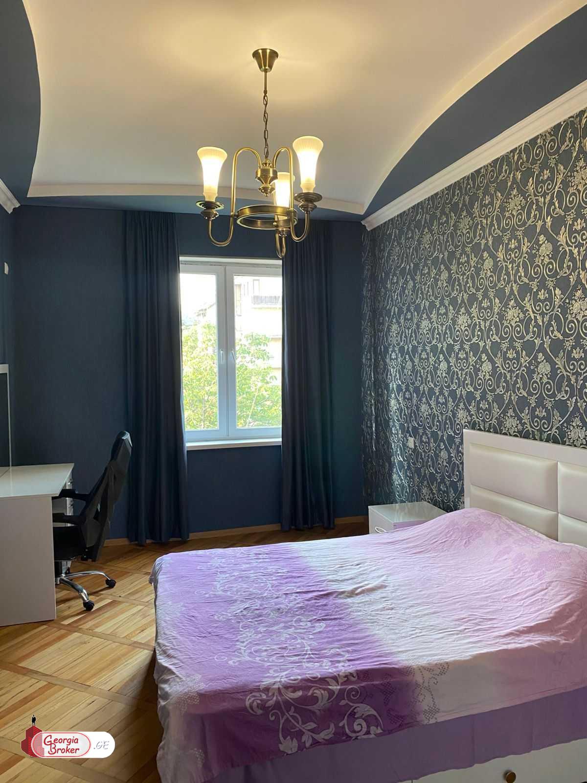 продается квартира с новым ремонтом 4-комнаты