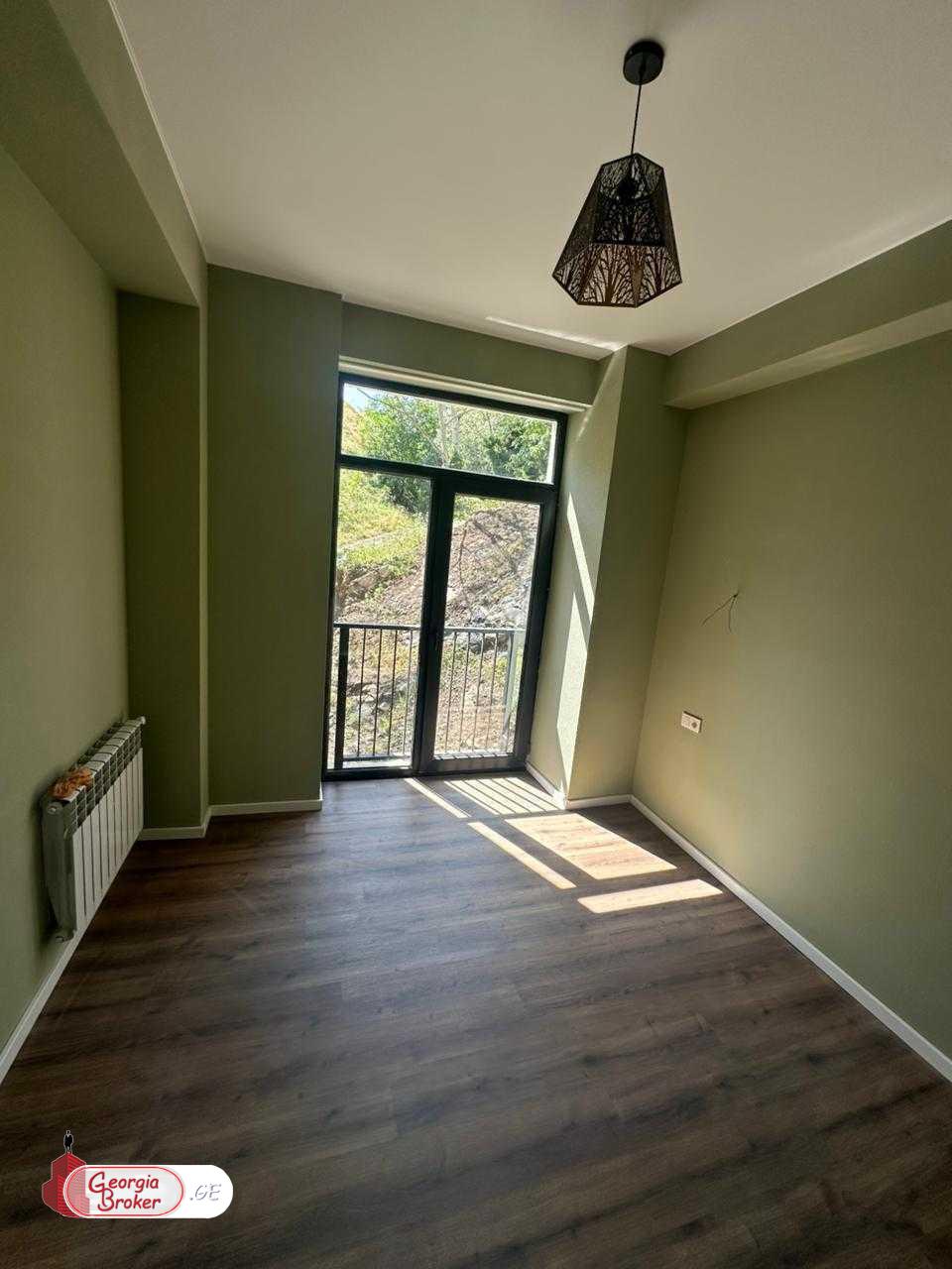 продается квартира с новым ремонтом 3-комнаты