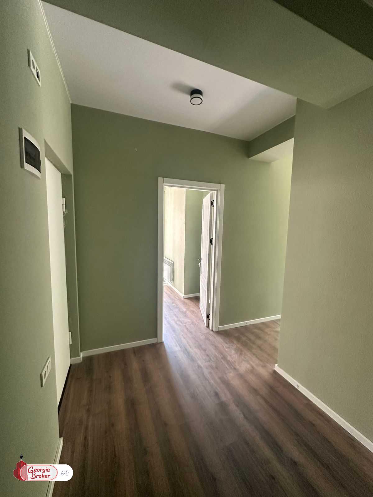 продается квартира с новым ремонтом 3-комнаты