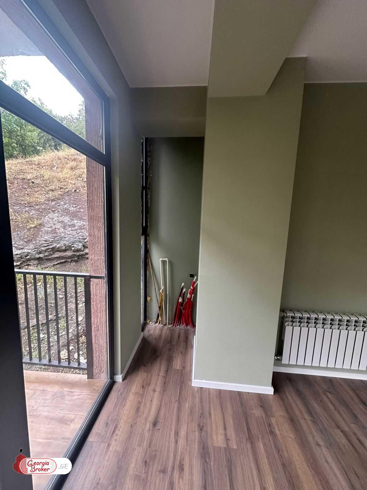 продается квартира с новым ремонтом 3-комнаты