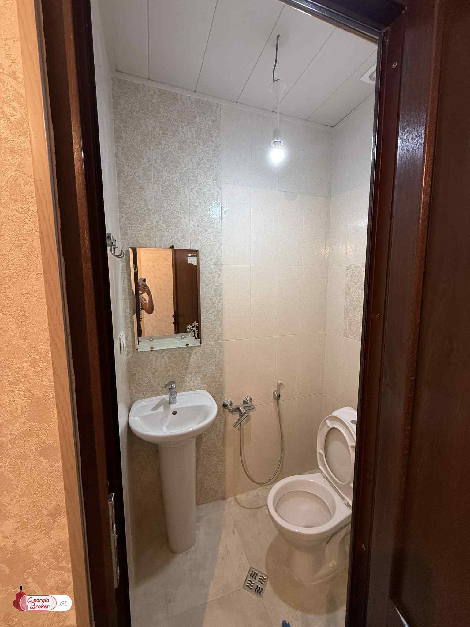 продается квартира с новым ремонтом 4-комнаты