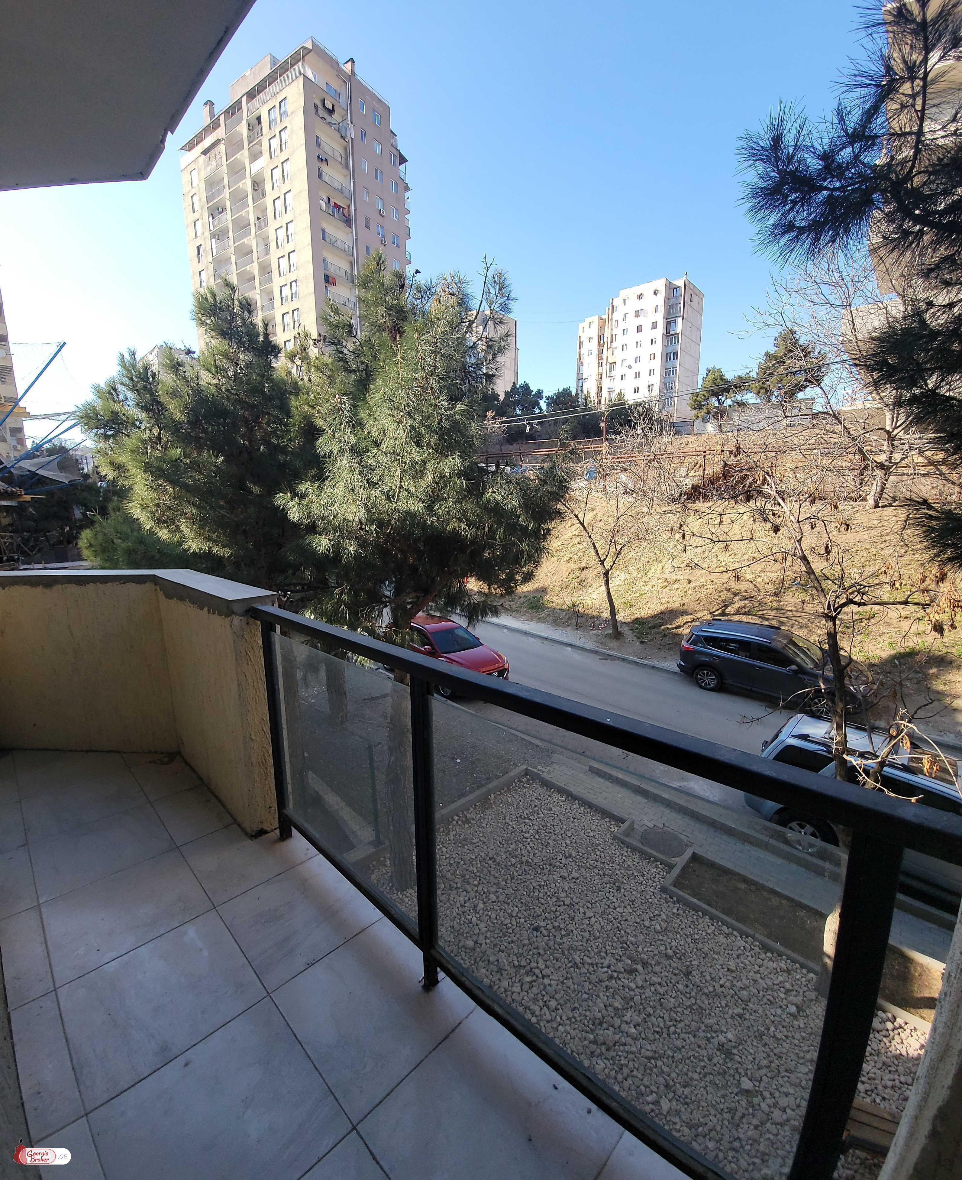 продается квартира с новым ремонтом 3-комнаты