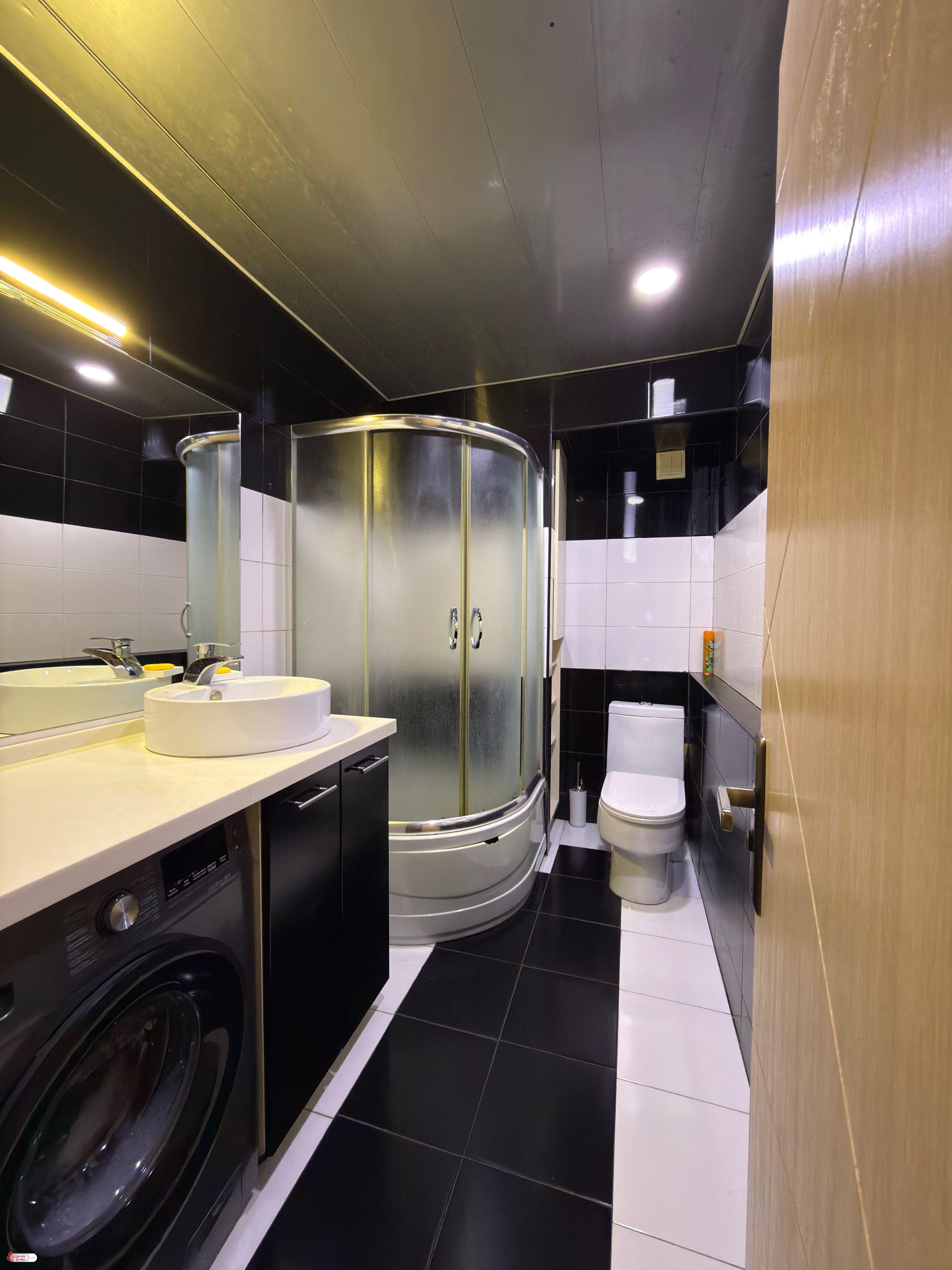 продается квартира с новым ремонтом 3-комнаты