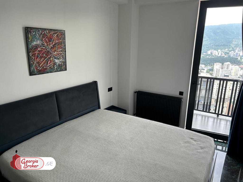 იყიდება ახალი გარემონტებული 3 ოთახიანი ბინა