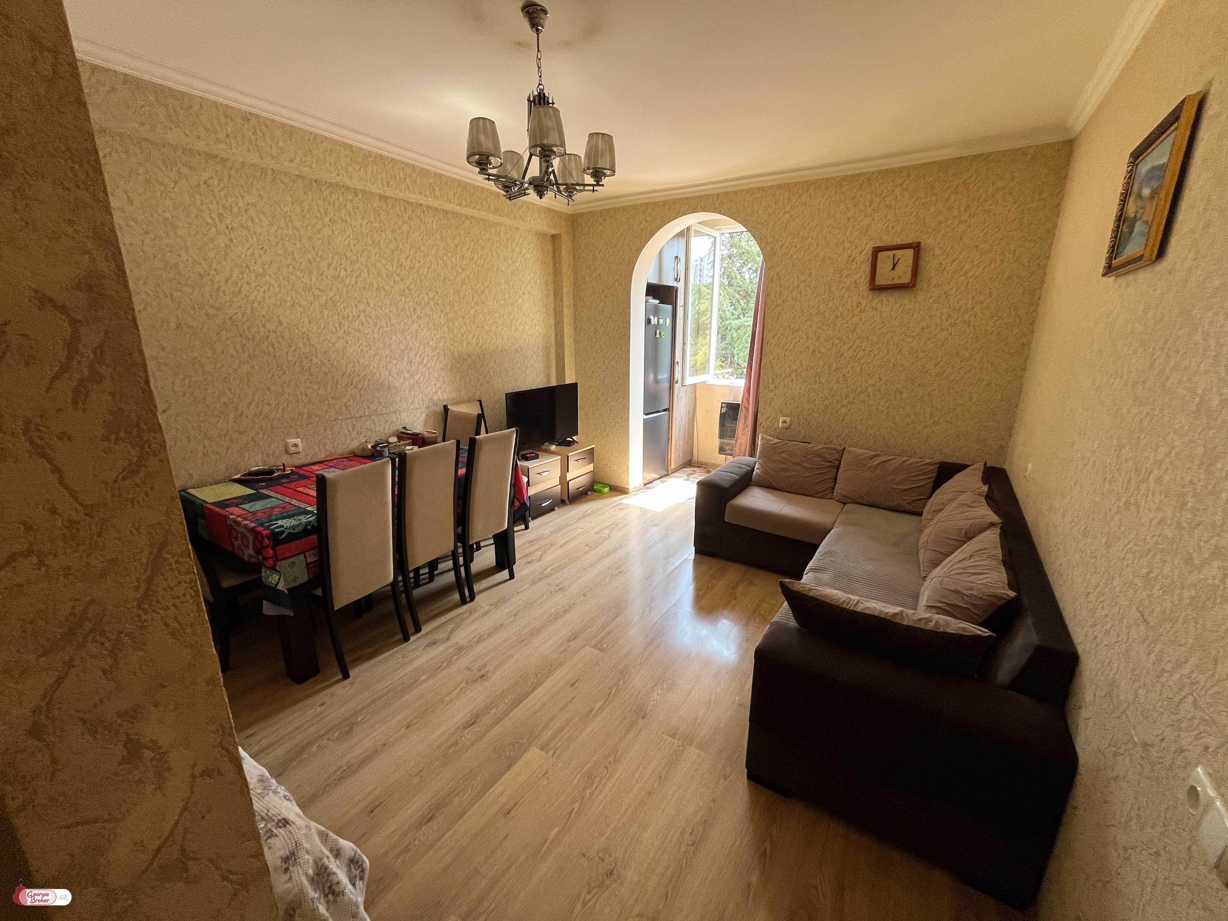 nearly repaired 2-room apartment for sale