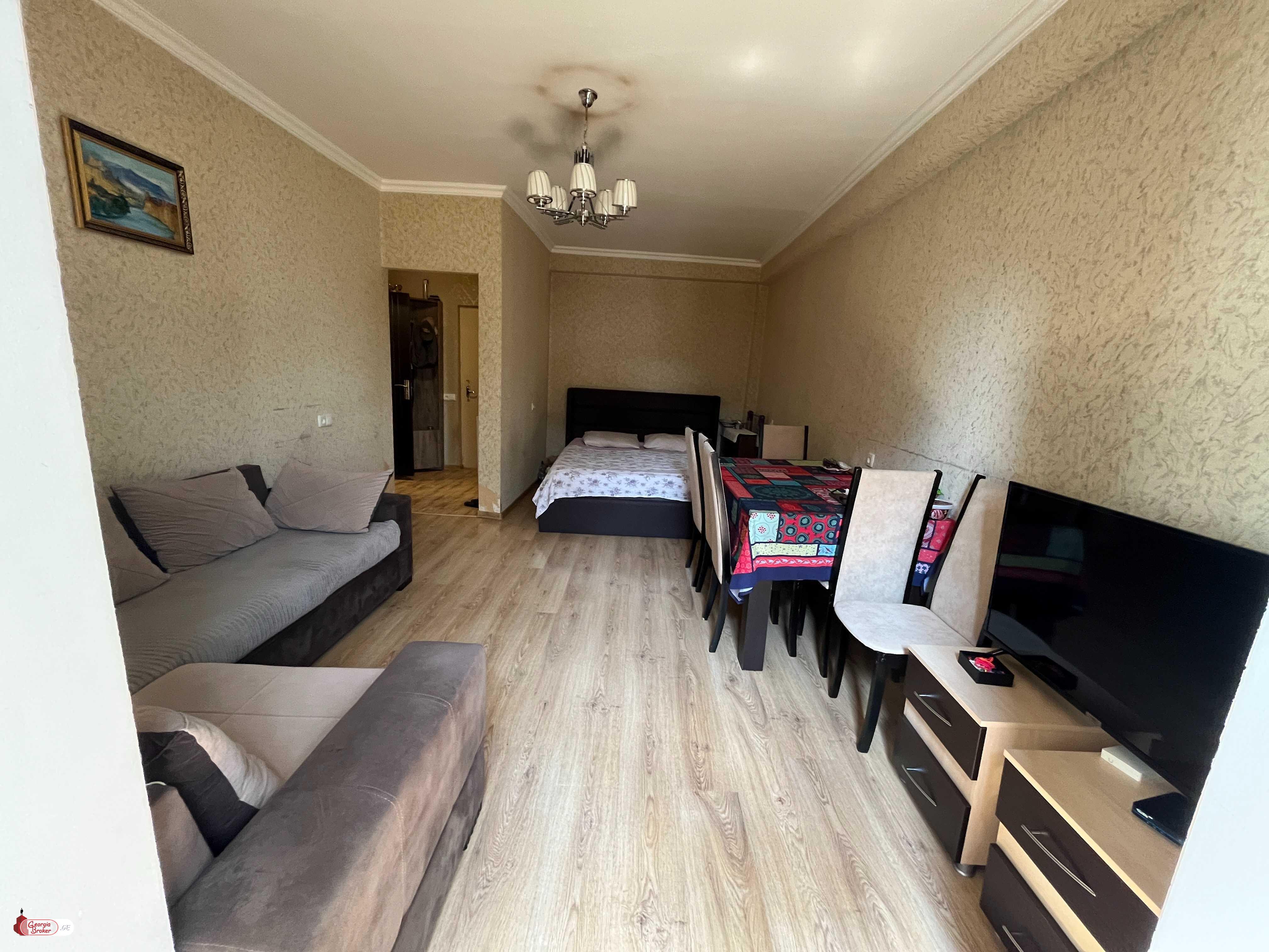 nearly repaired 2-room apartment for sale