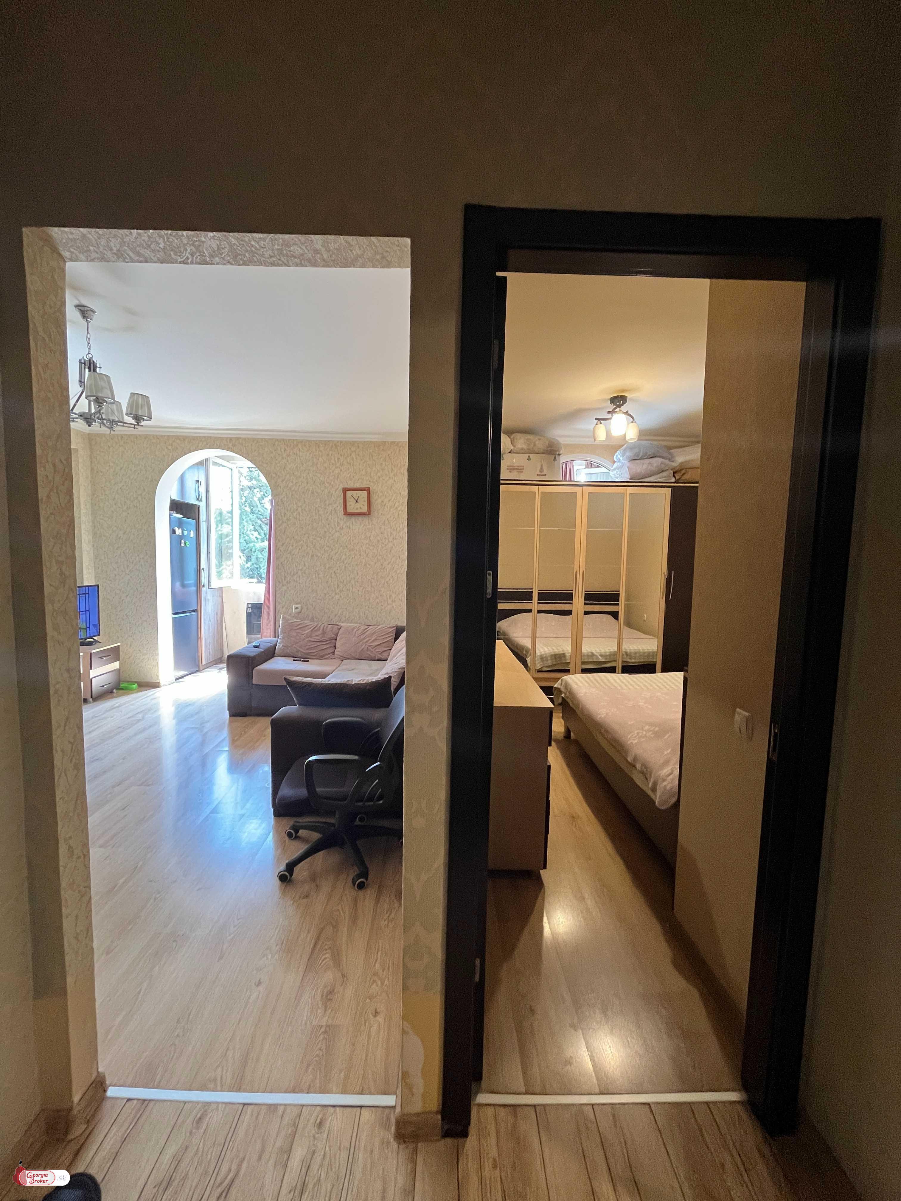 nearly repaired 2-room apartment for sale