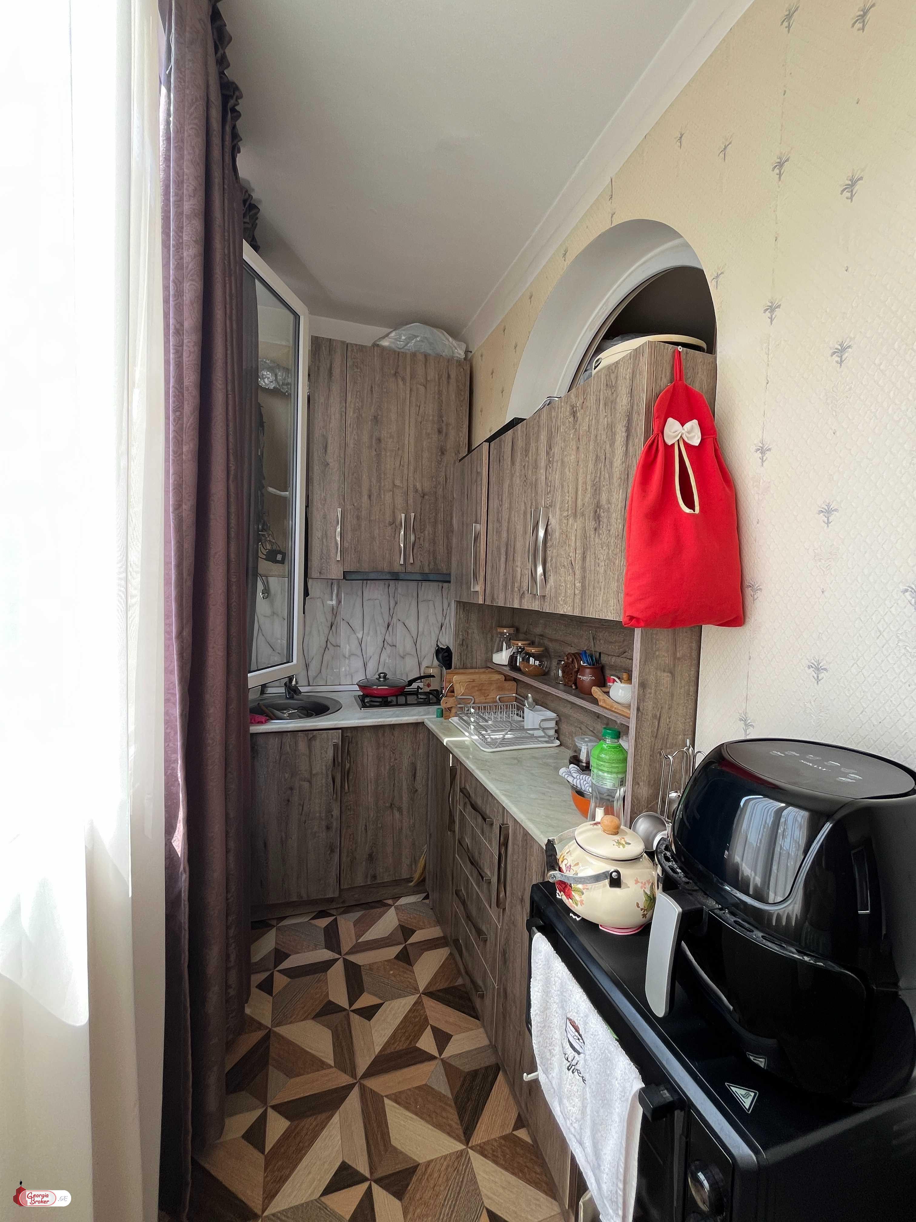 nearly repaired 2-room apartment for sale