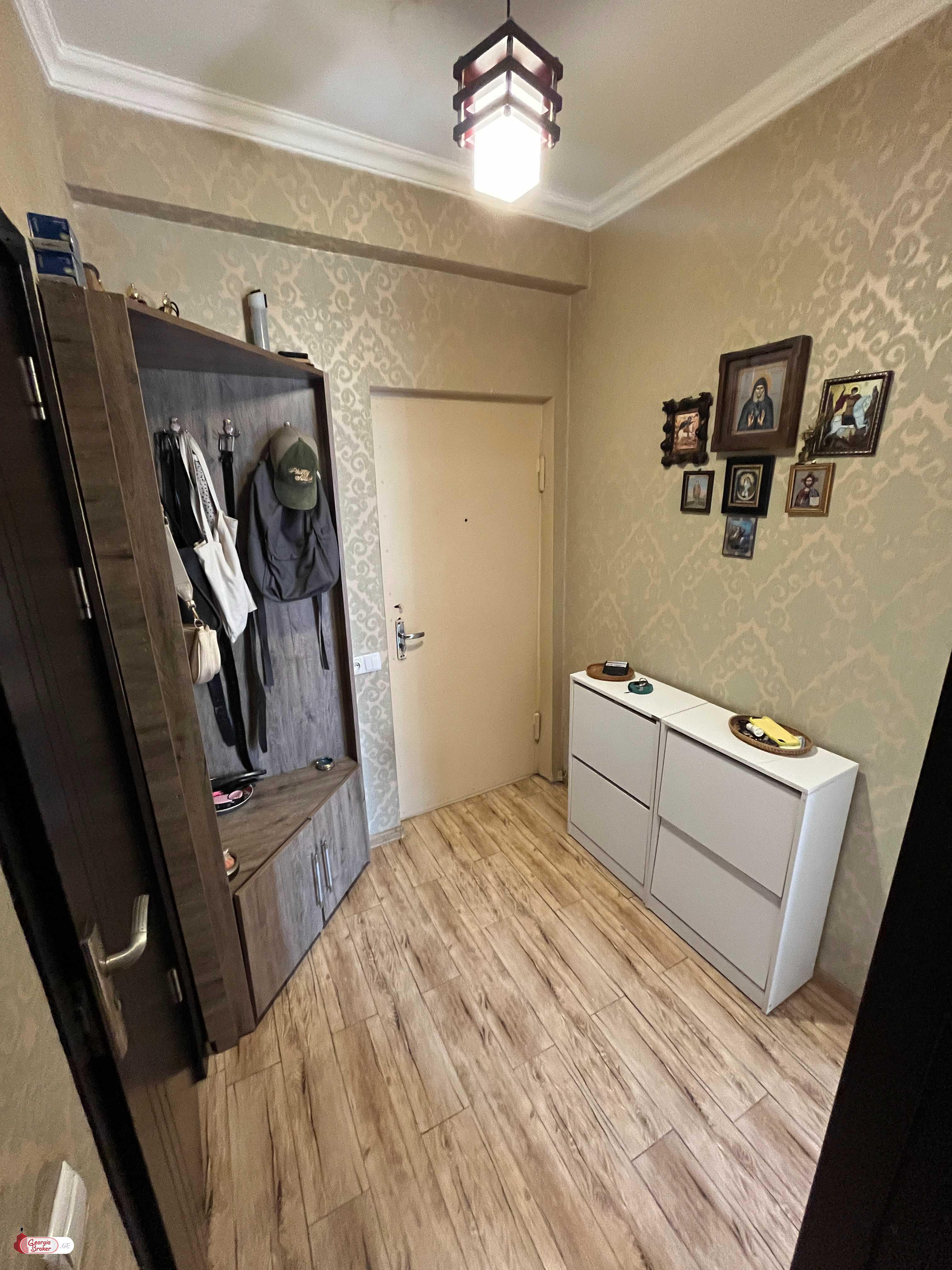 nearly repaired 2-room apartment for sale