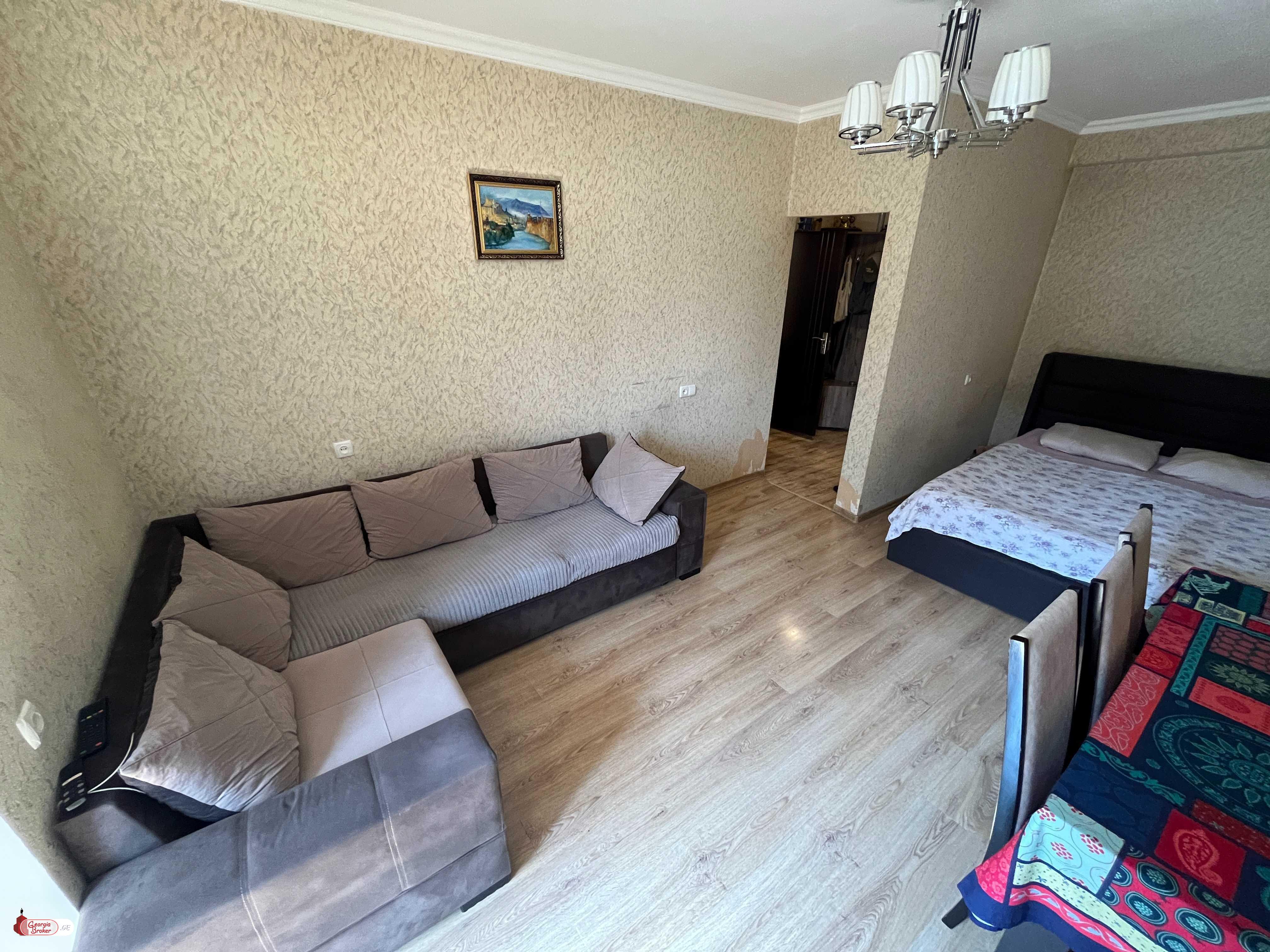 nearly repaired 2-room apartment for sale