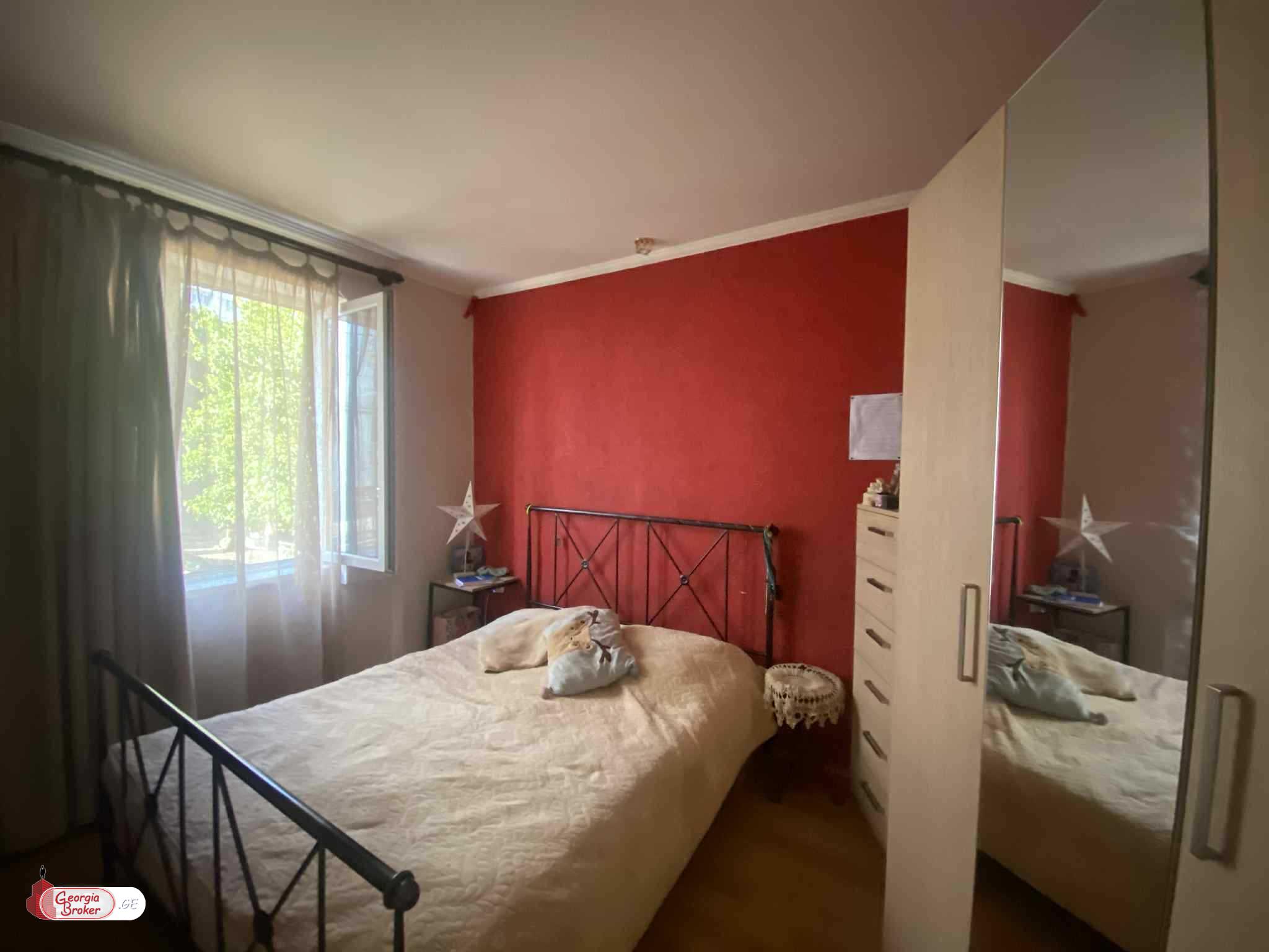 იყიდება ახალი გარემონტებული 4 ოთახიანი ბინა