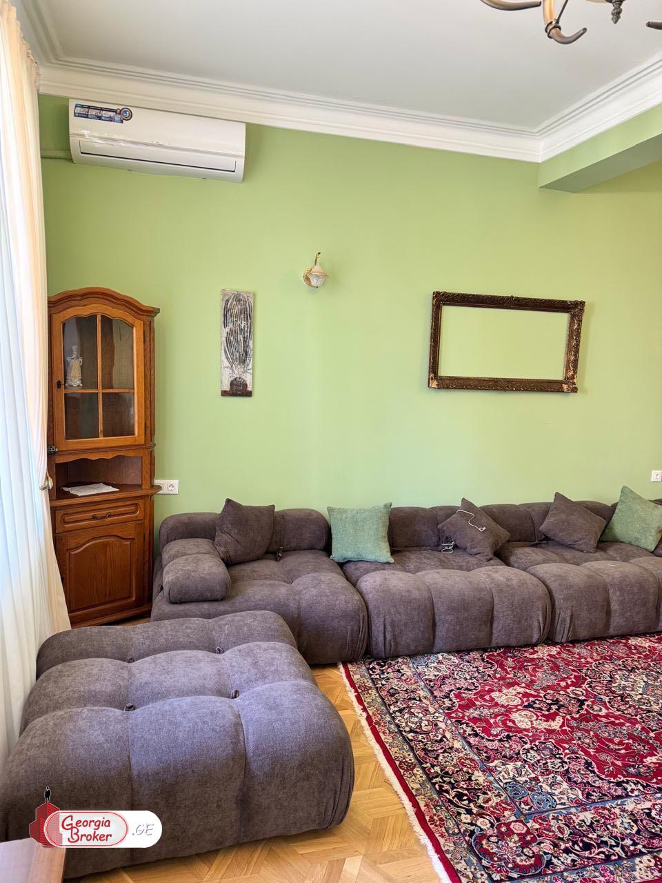 продается квартира с новым ремонтом 5-комнат