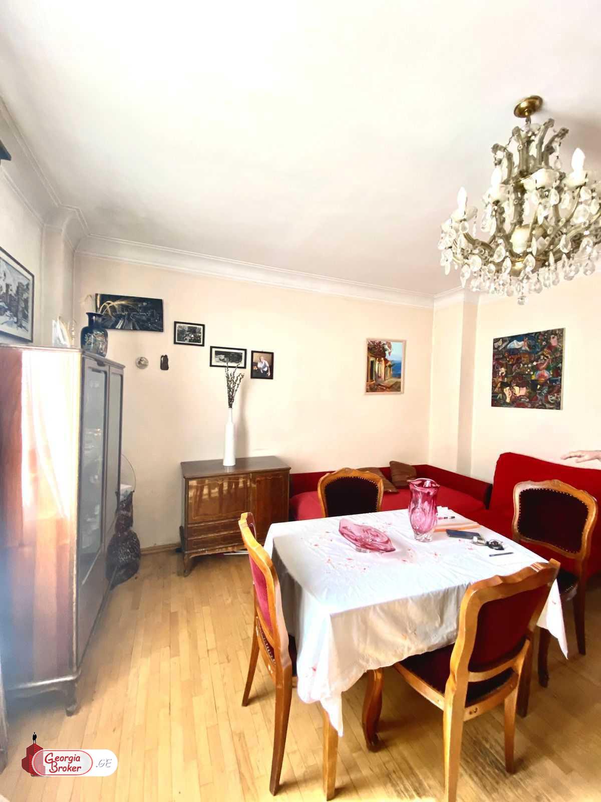 nearly repaired 3-room apartment for sale