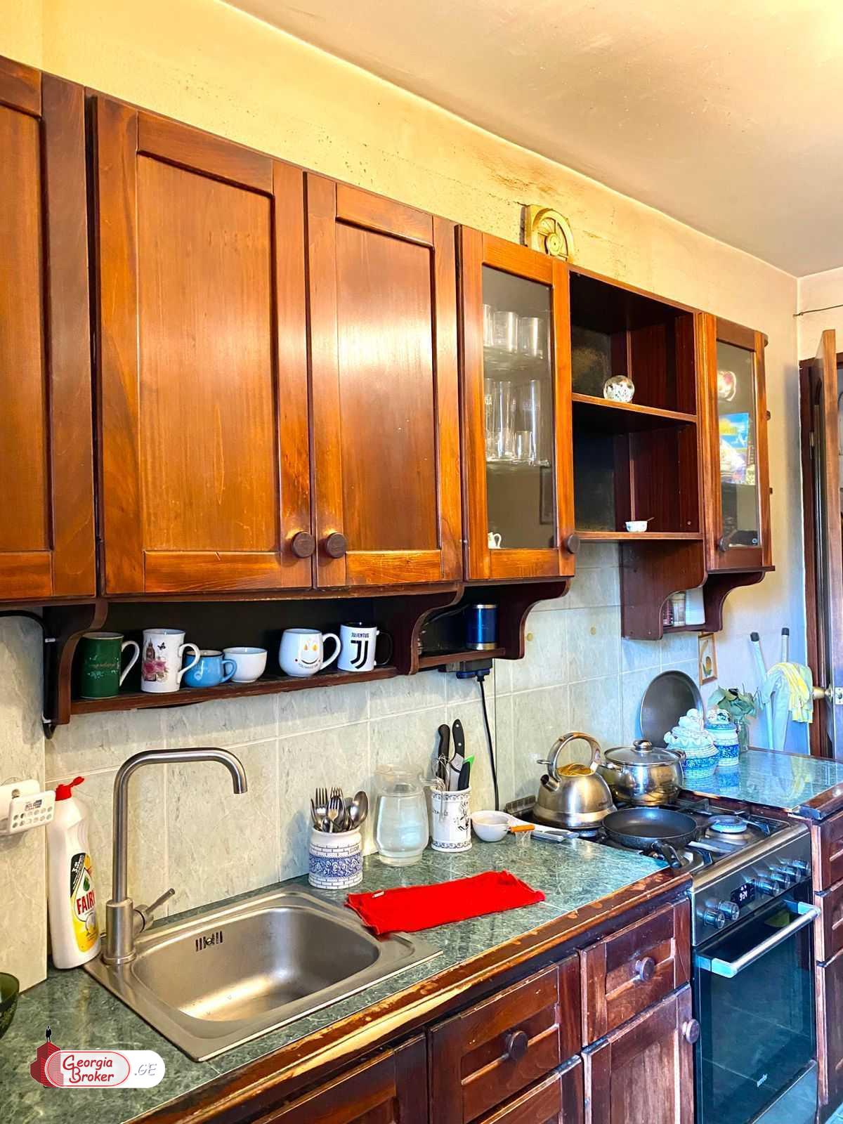 nearly repaired 3-room apartment for sale