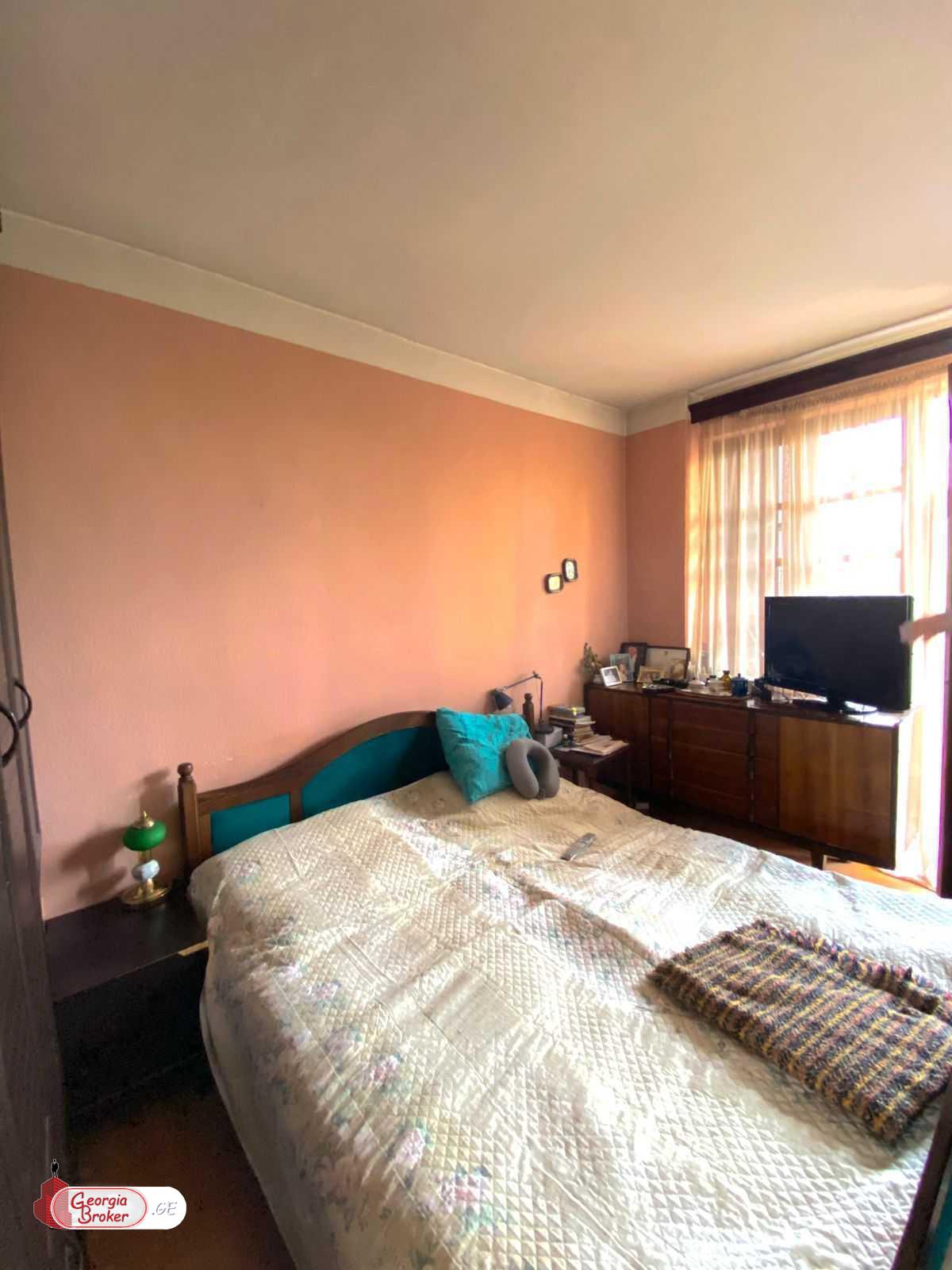 nearly repaired 3-room apartment for sale