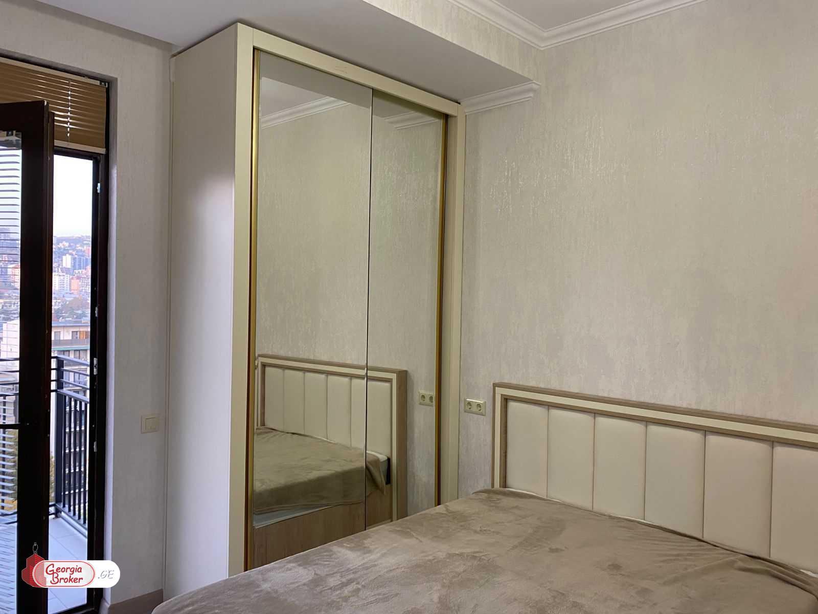 იყიდება ახალი გარემონტებული 2 ოთახიანი ბინა