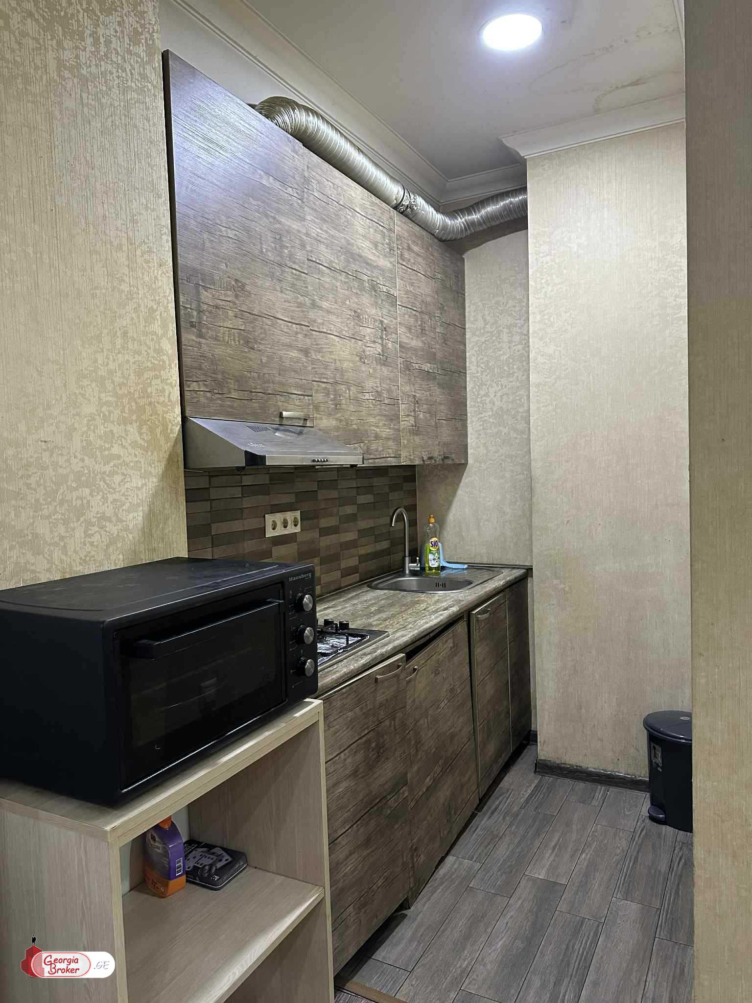 продается квартира с новым ремонтом 3-комнаты