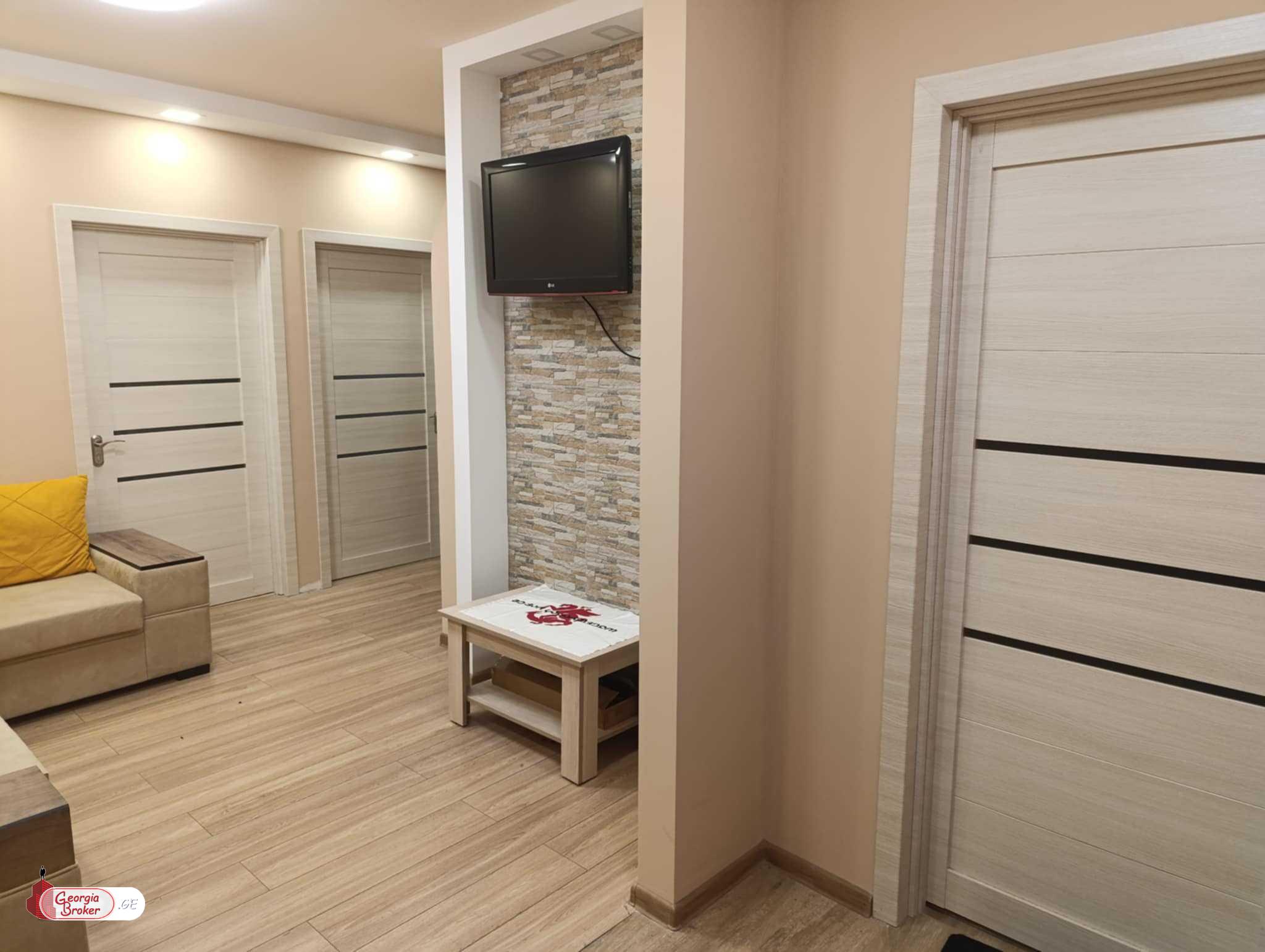 продается квартира с новым ремонтом 3-комнаты