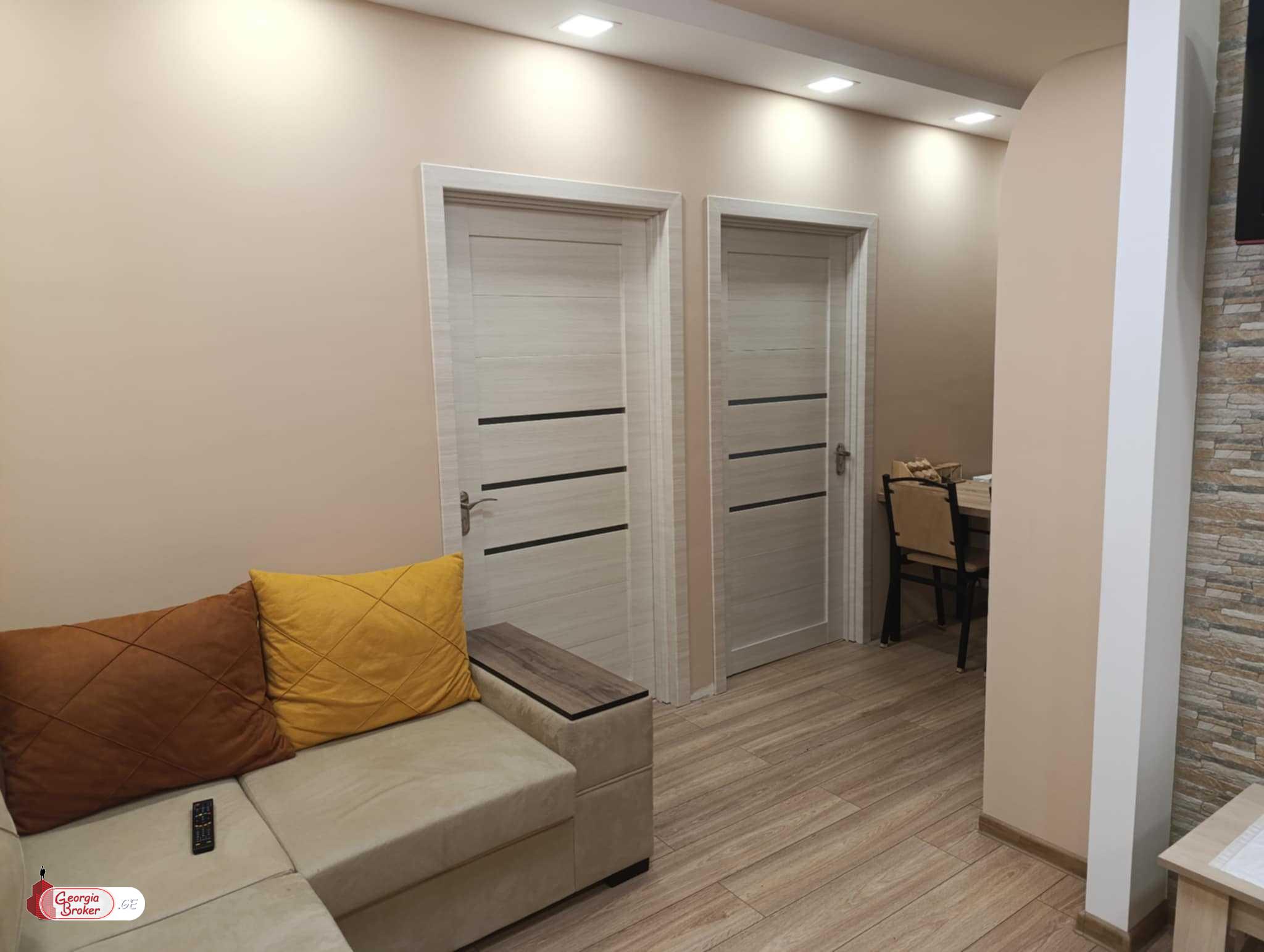 продается квартира с новым ремонтом 3-комнаты