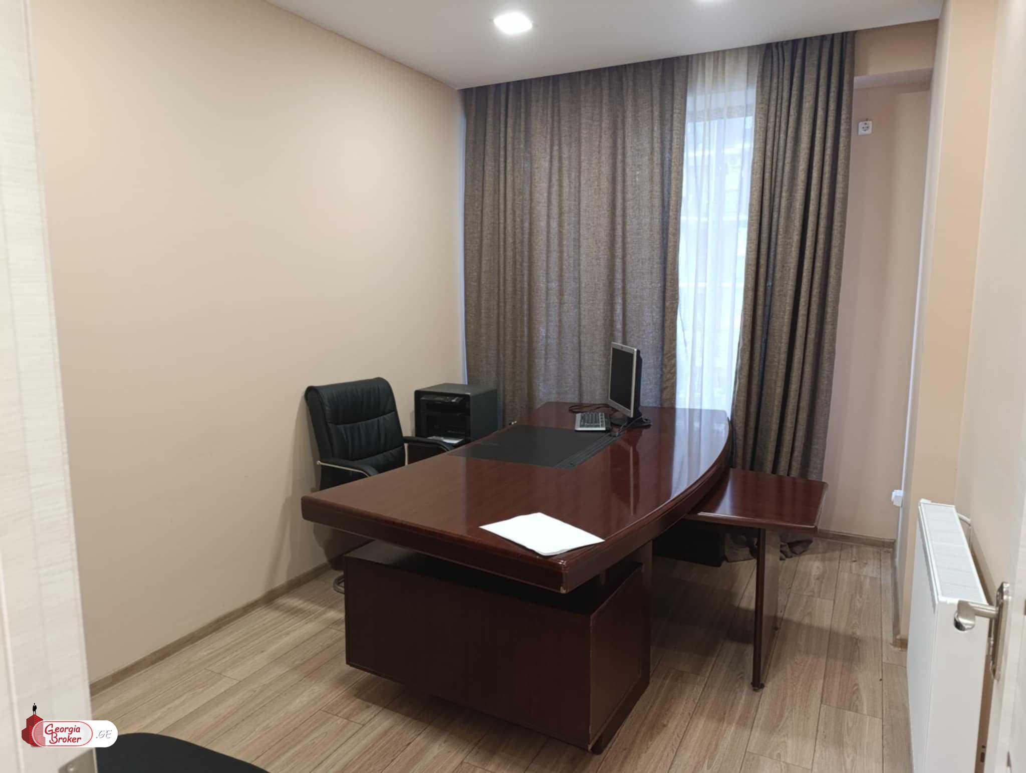 продается квартира с новым ремонтом 3-комнаты