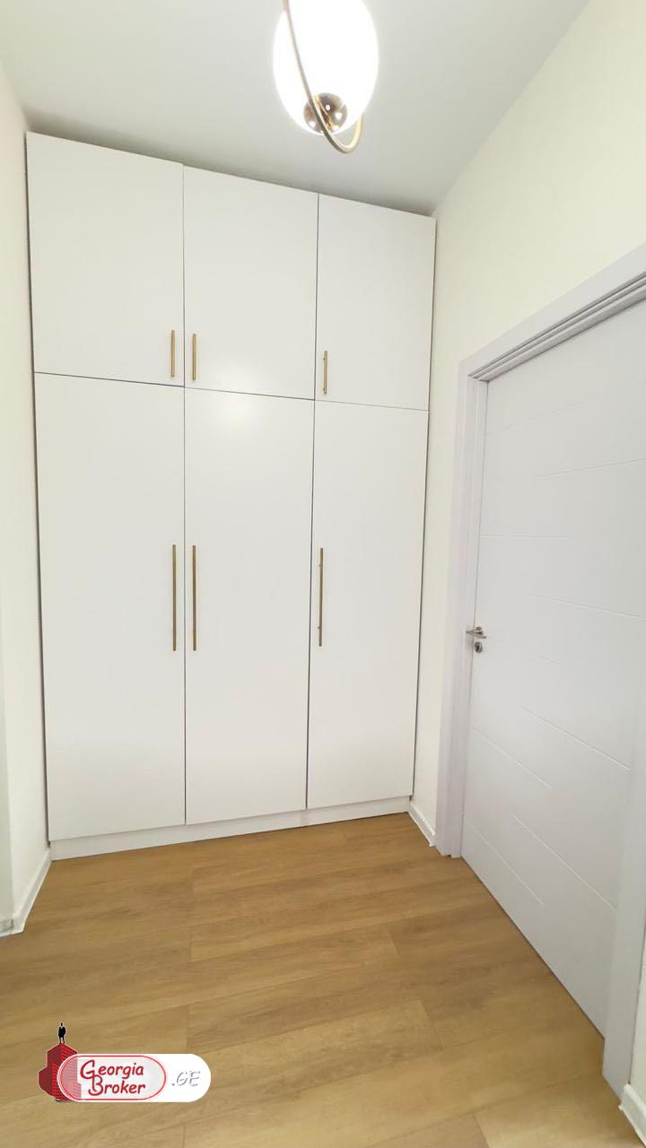 იყიდება ახალი გარემონტებული 2 ოთახიანი ბინა
