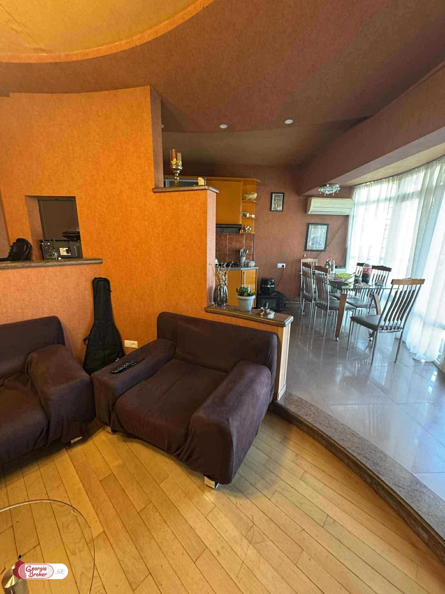 იყიდება ახალი გარემონტებული 3 ოთახიანი ბინა