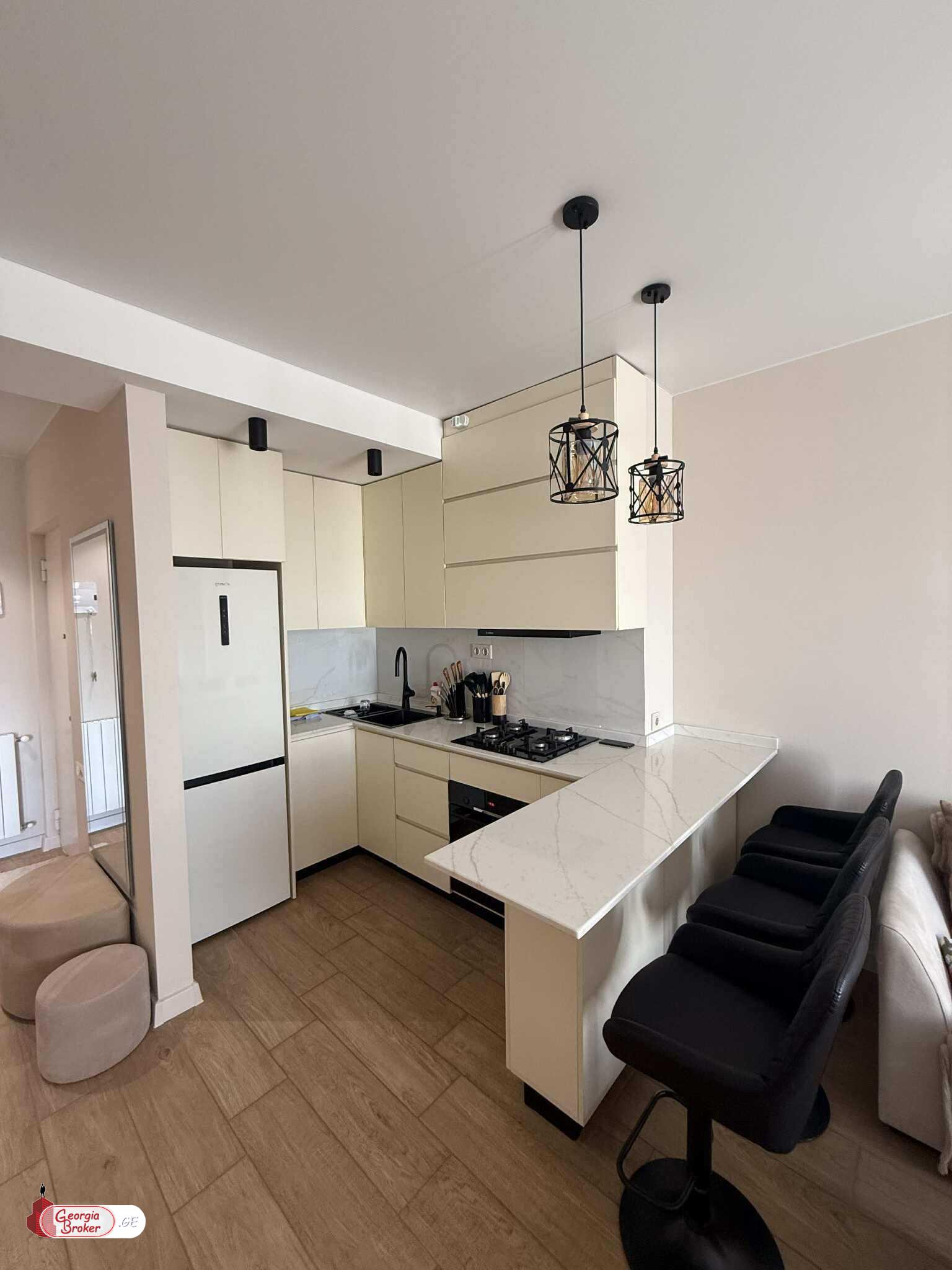 nearly repaired 2-room apartment for sale