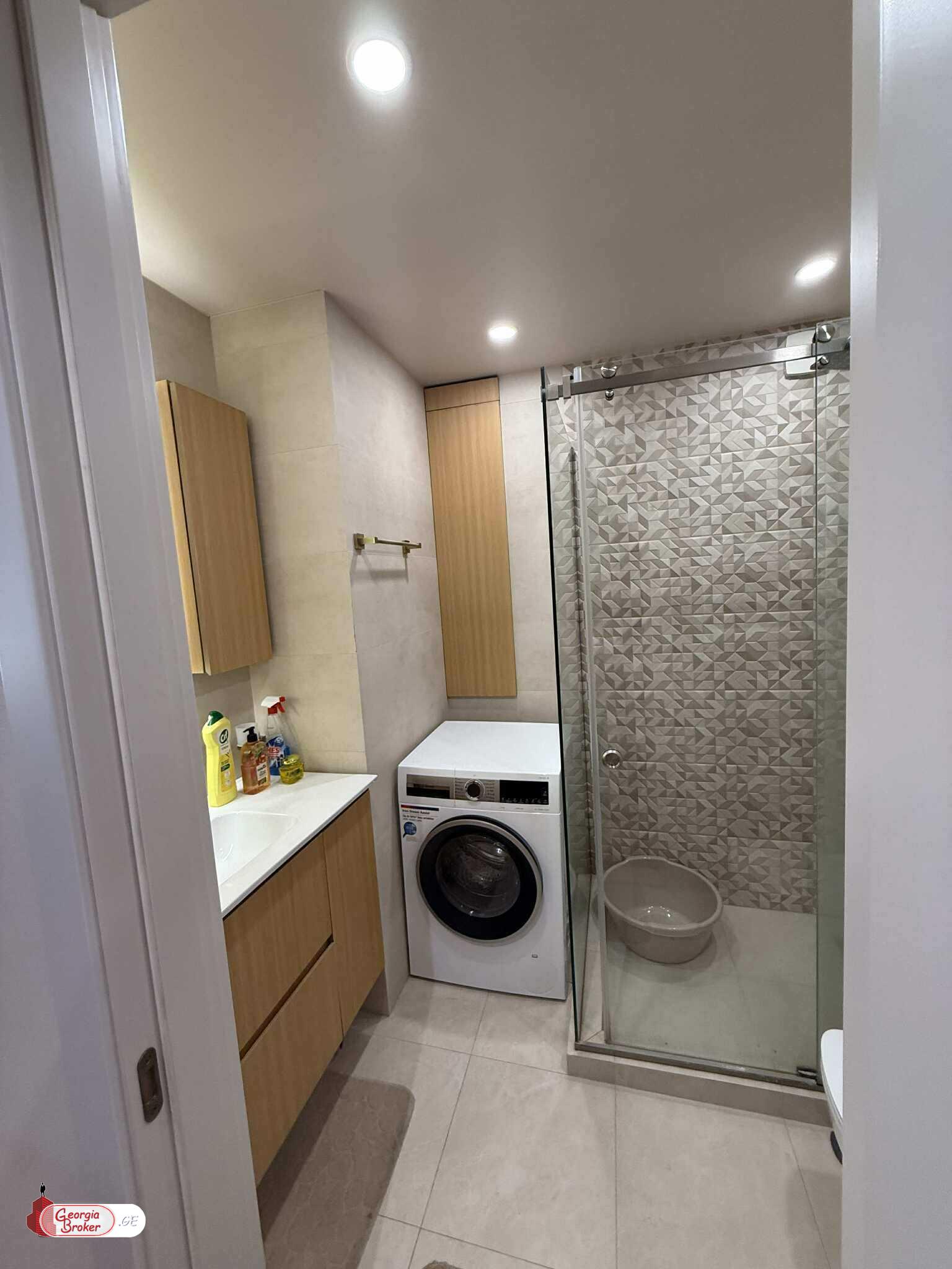 nearly repaired 2-room apartment for sale