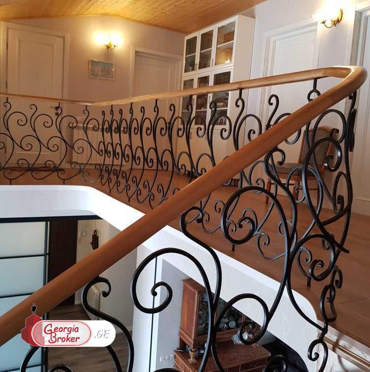 nearly repaired 5-room apartment for sale