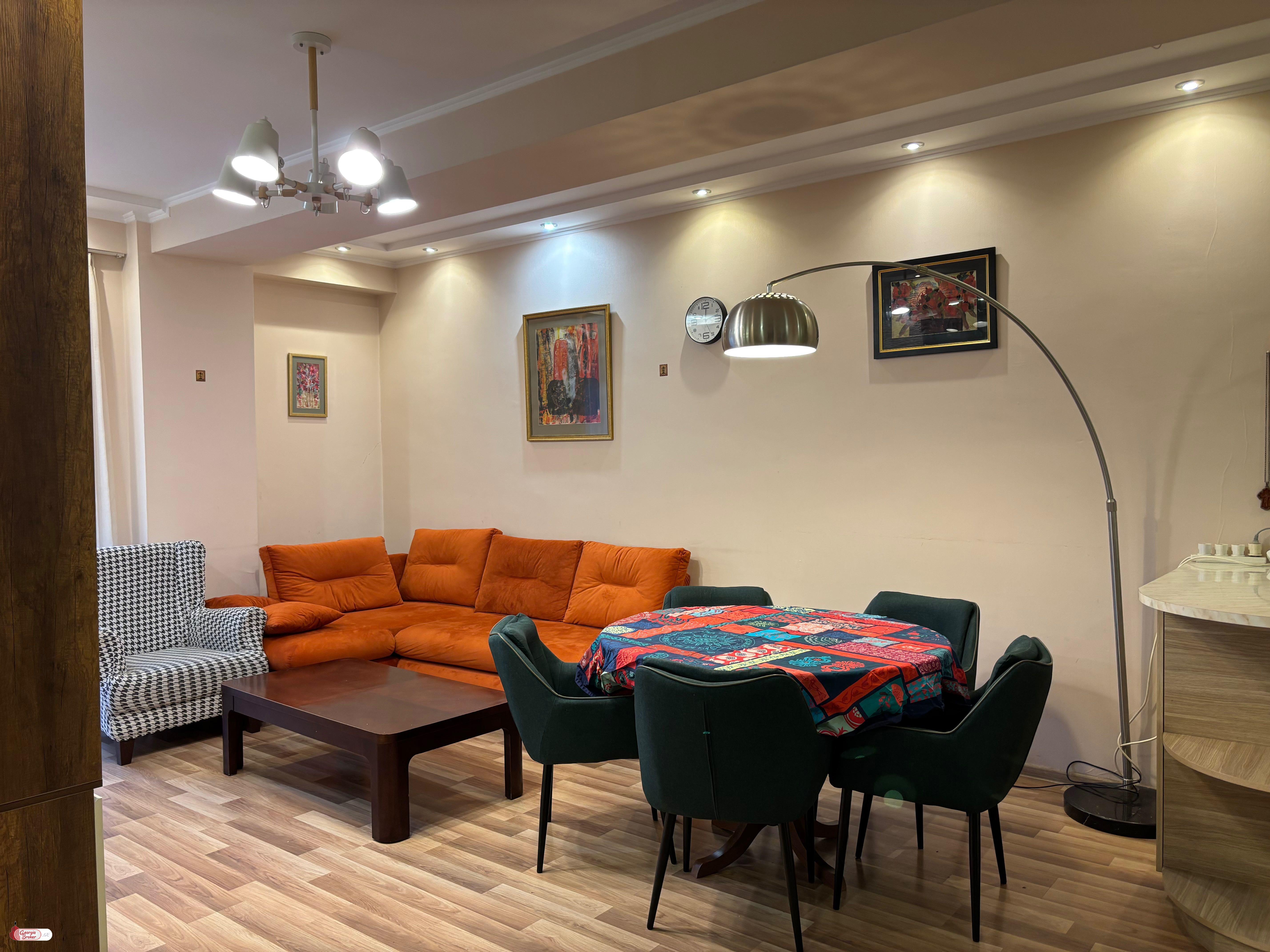 nearly repaired 2-room apartment for sale