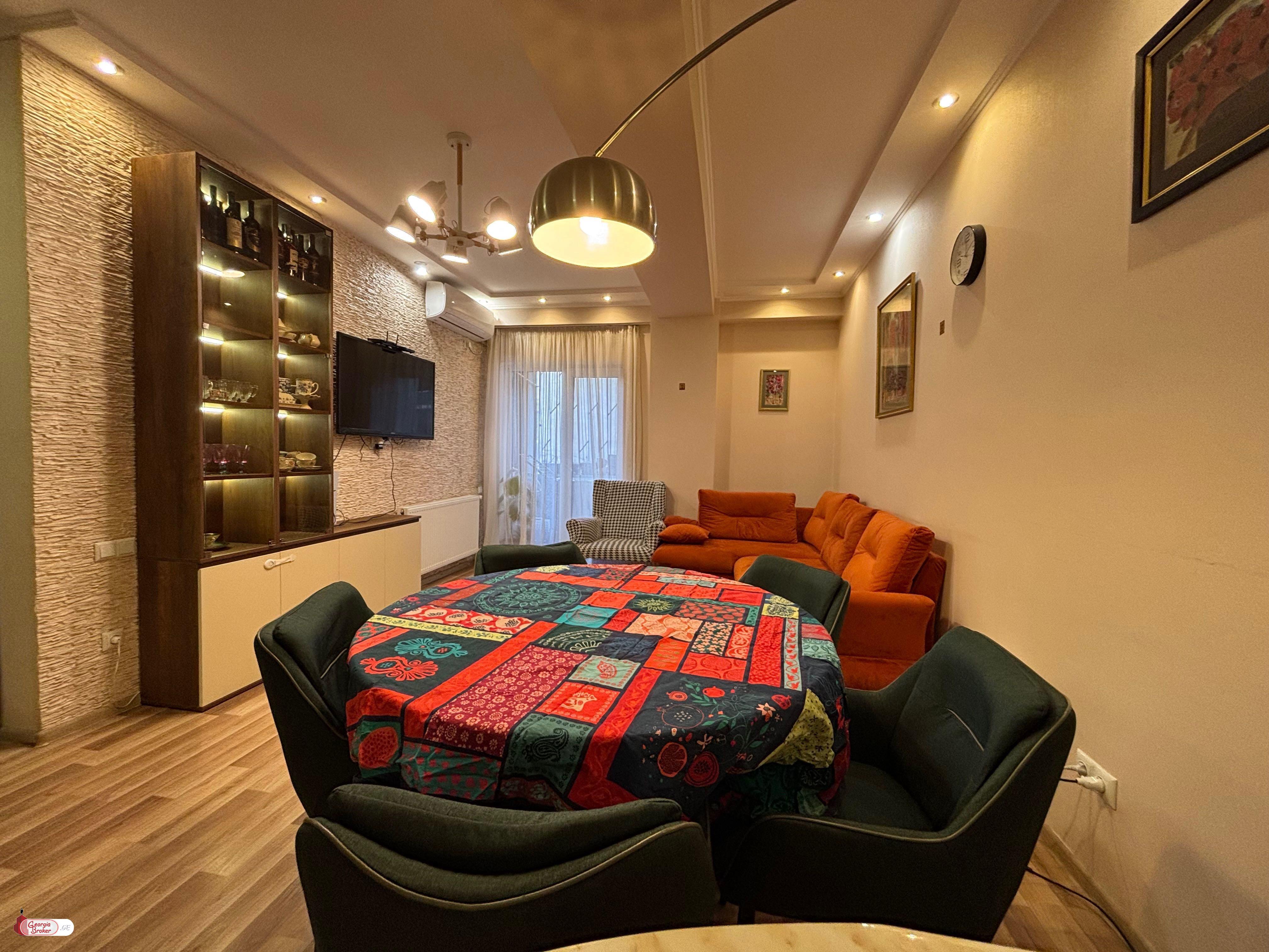 nearly repaired 2-room apartment for sale