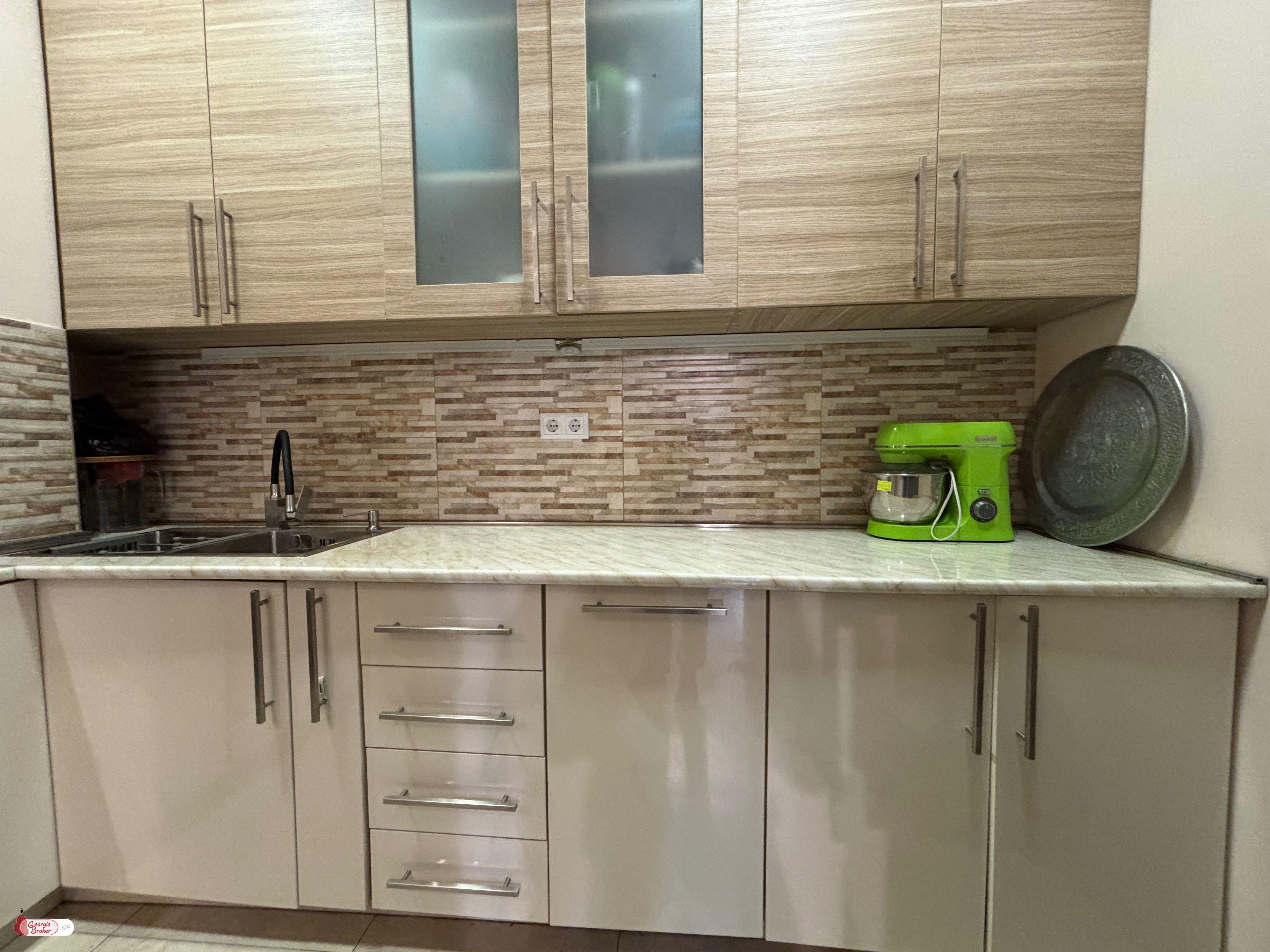 nearly repaired 2-room apartment for sale