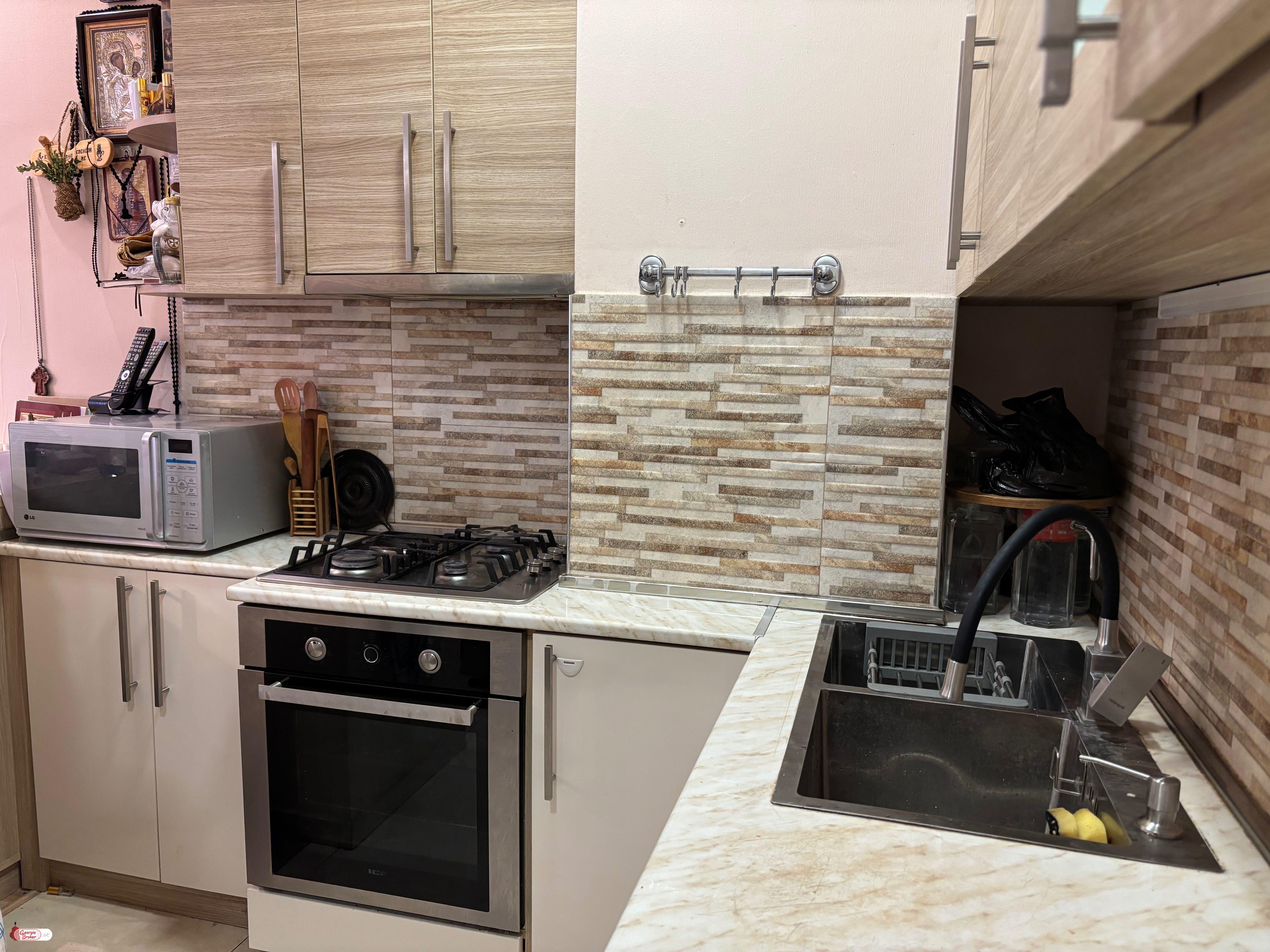 nearly repaired 2-room apartment for sale