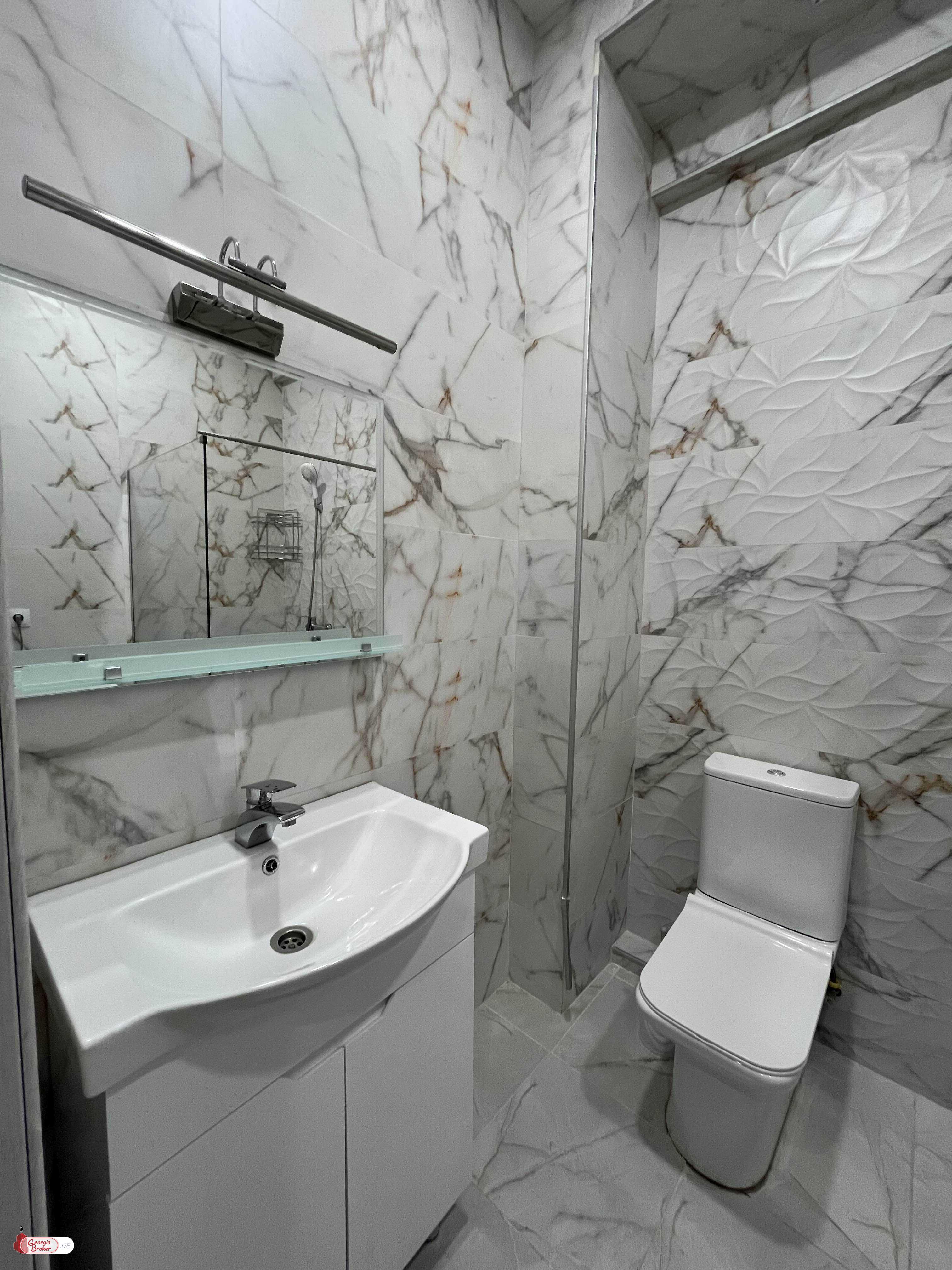 იყიდება ახალი გარემონტებული 2 ოთახიანი ბინა