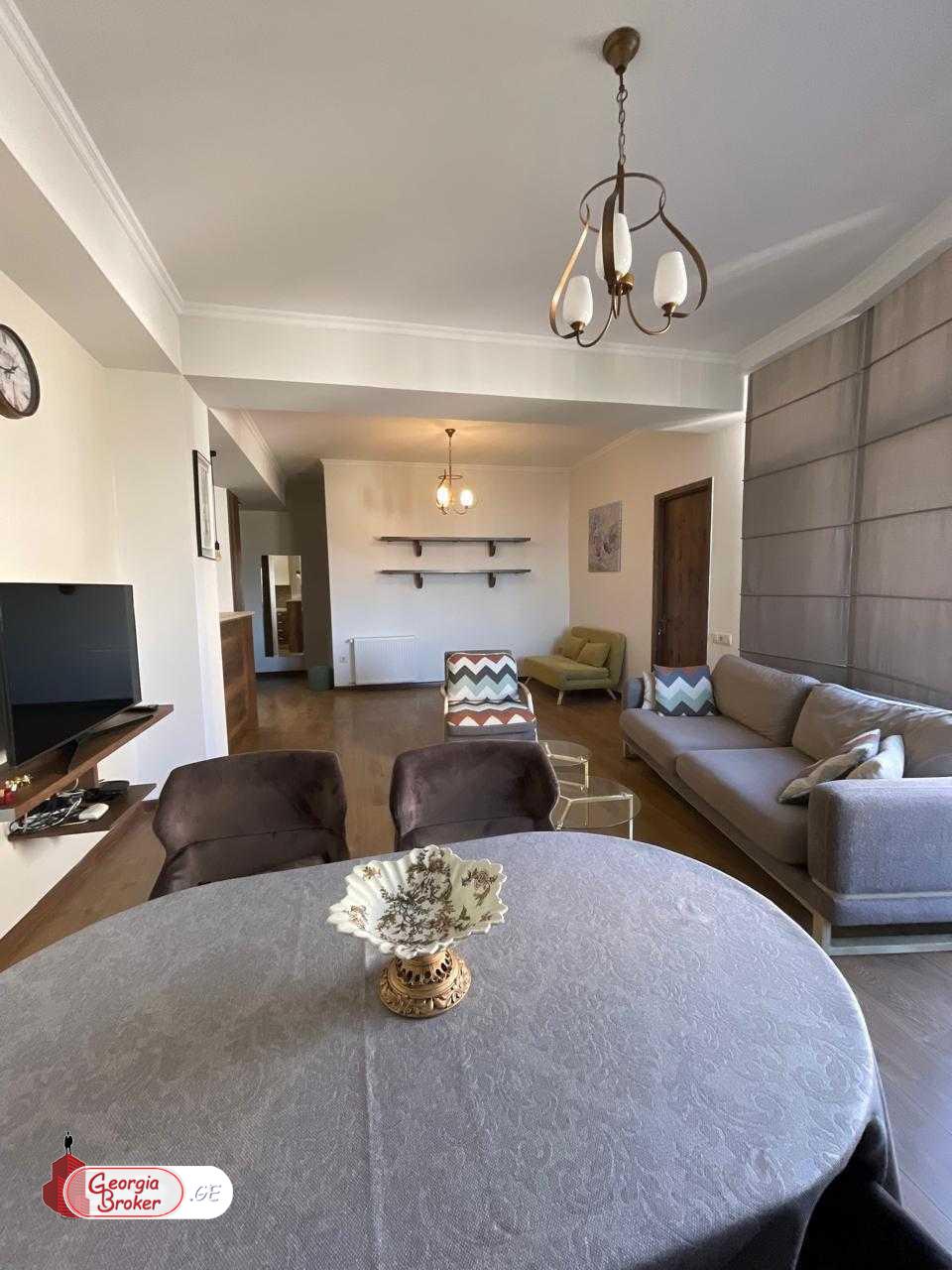 продается квартира с новым ремонтом 3-комнаты