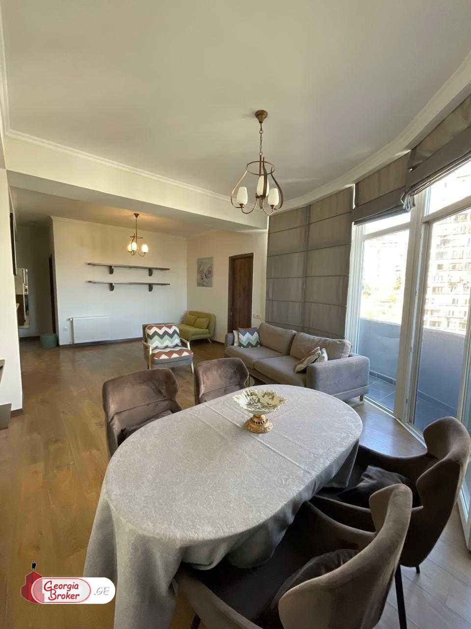 продается квартира с новым ремонтом 3-комнаты