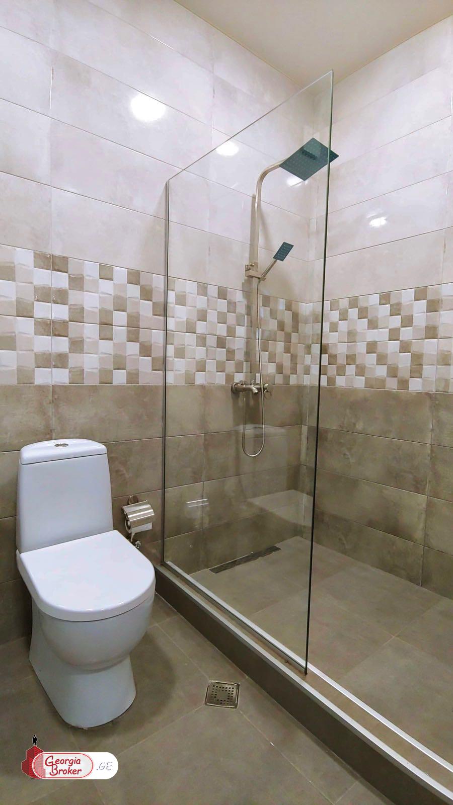 продается квартира с новым ремонтом 3-комнаты