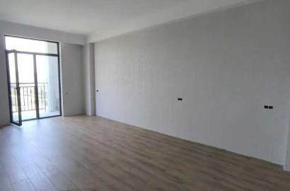 იყიდება ახალი გარემონტებული 3 ოთახიანი ბინა