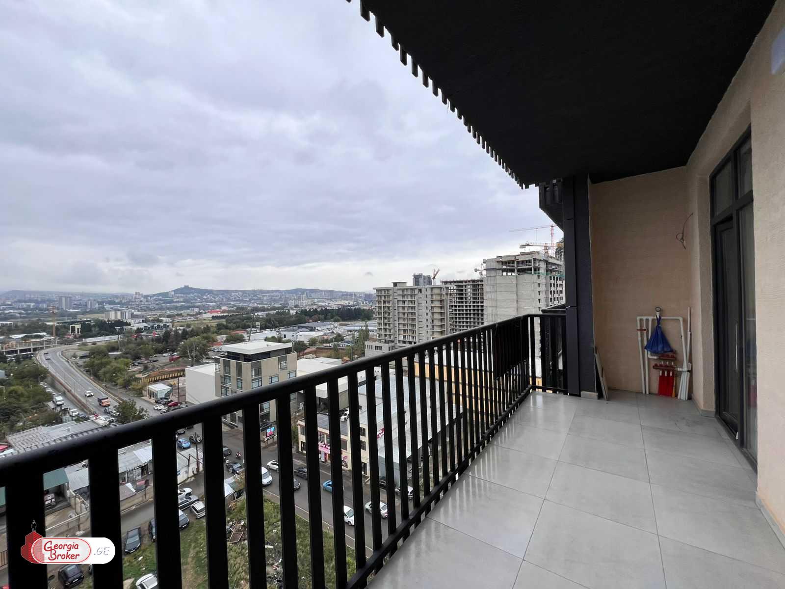 იყიდება ახალი გარემონტებული 2 ოთახიანი ბინა