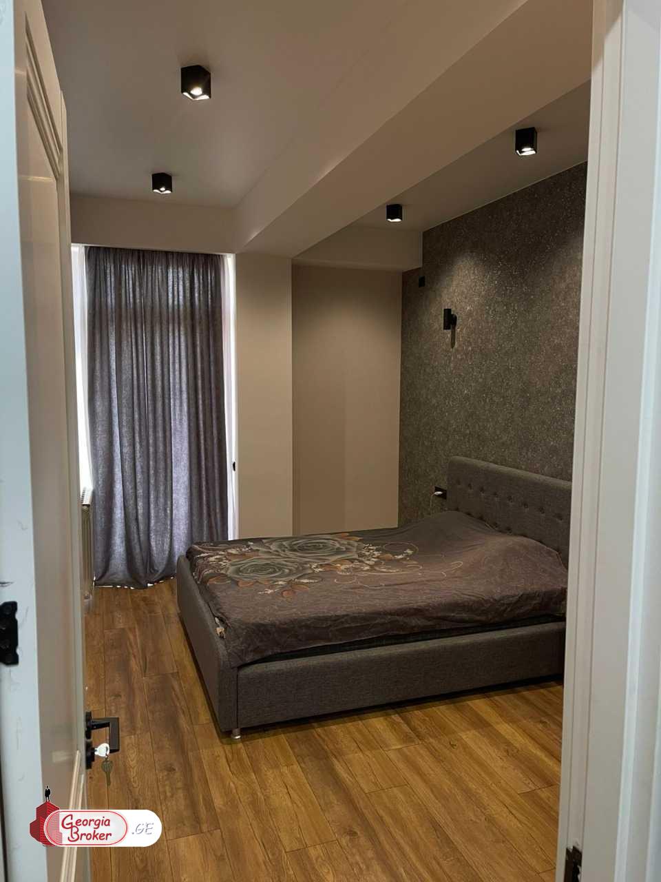 იყიდება ახალი გარემონტებული 2 ოთახიანი ბინა