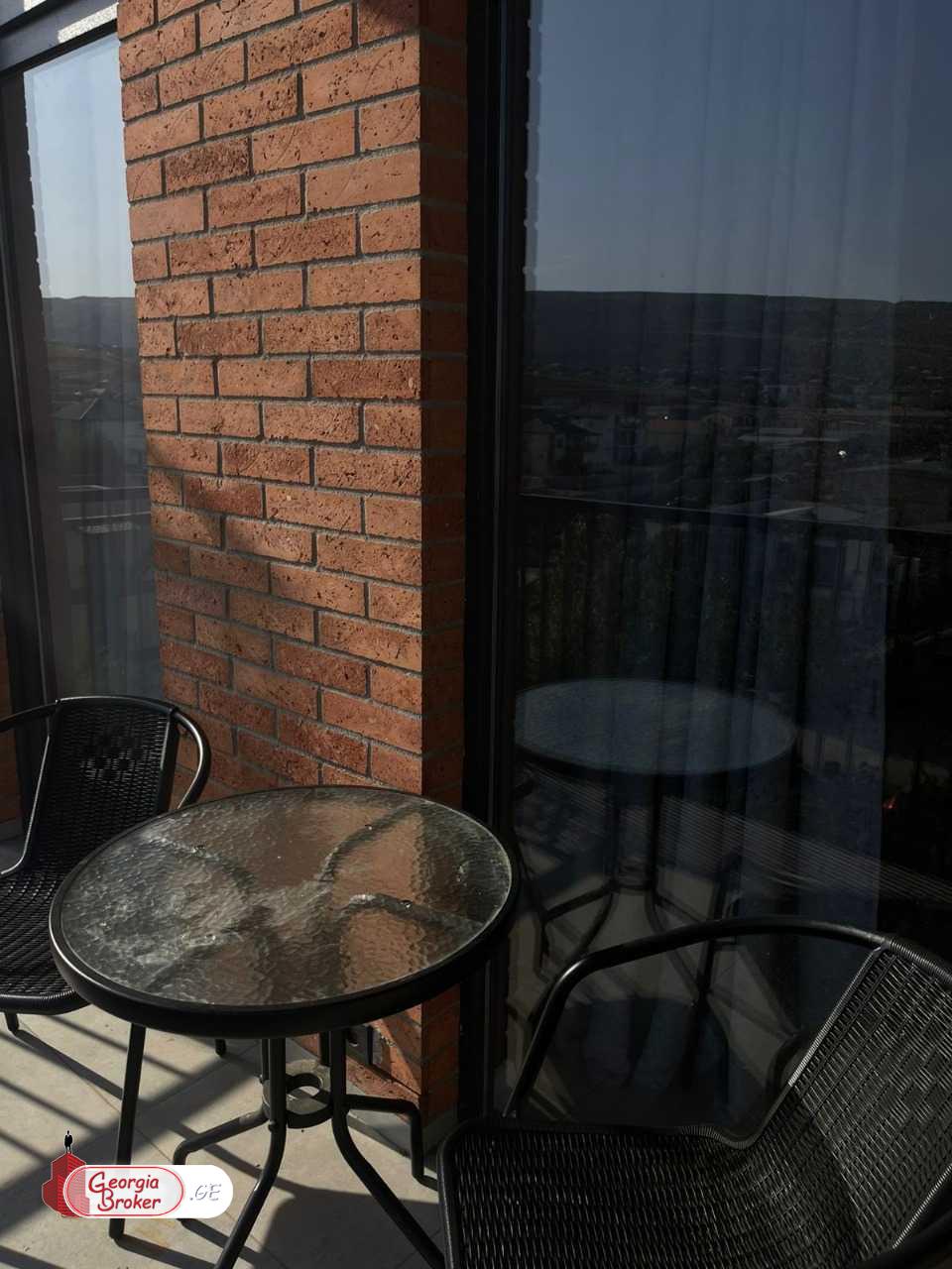 იყიდება ახალი გარემონტებული 2 ოთახიანი ბინა