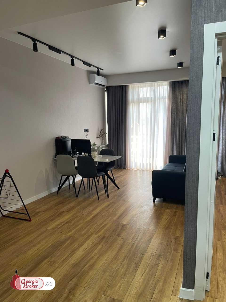 იყიდება ახალი გარემონტებული 2 ოთახიანი ბინა