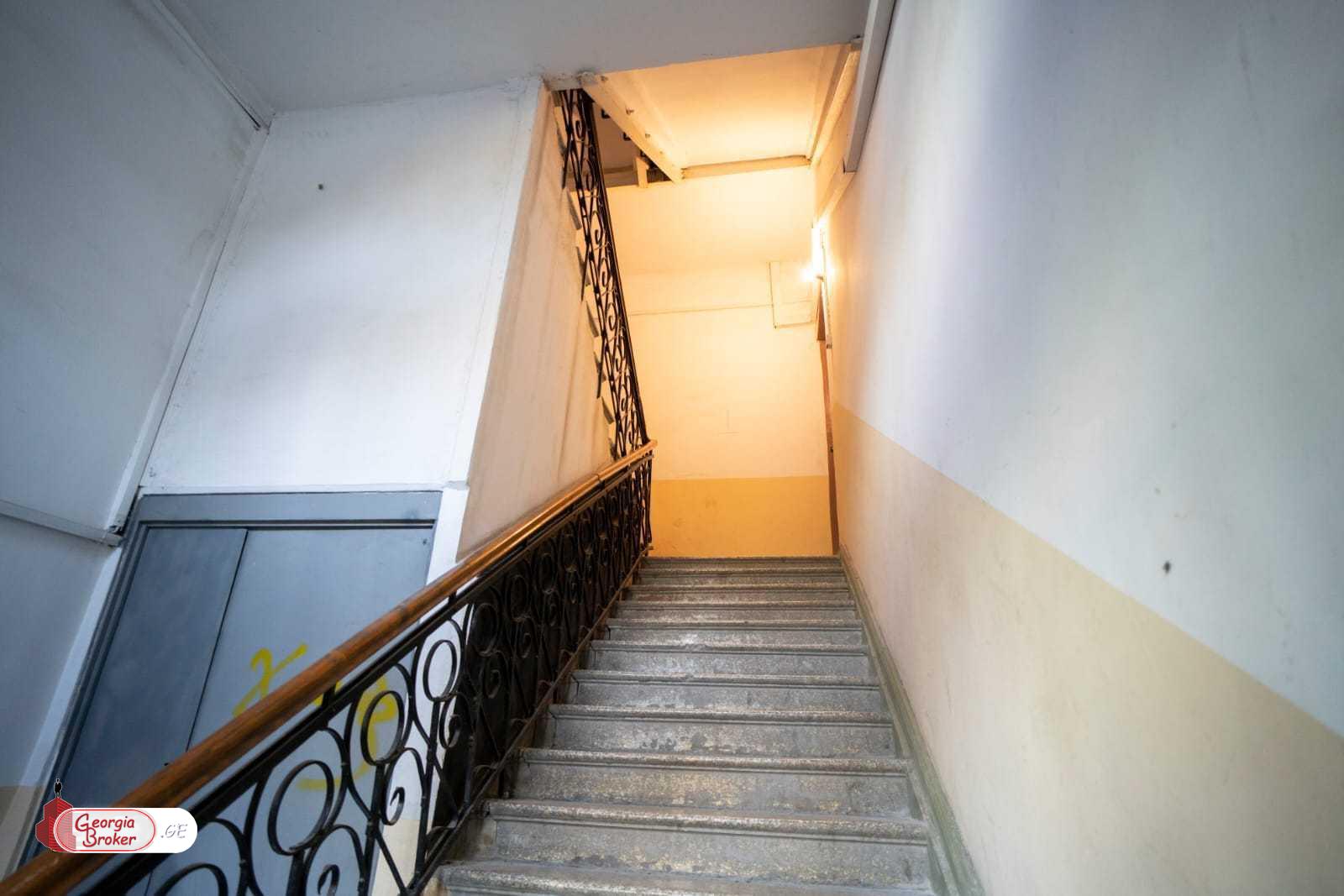 იყიდება ახალი გარემონტებული 2 ოთახიანი ბინა