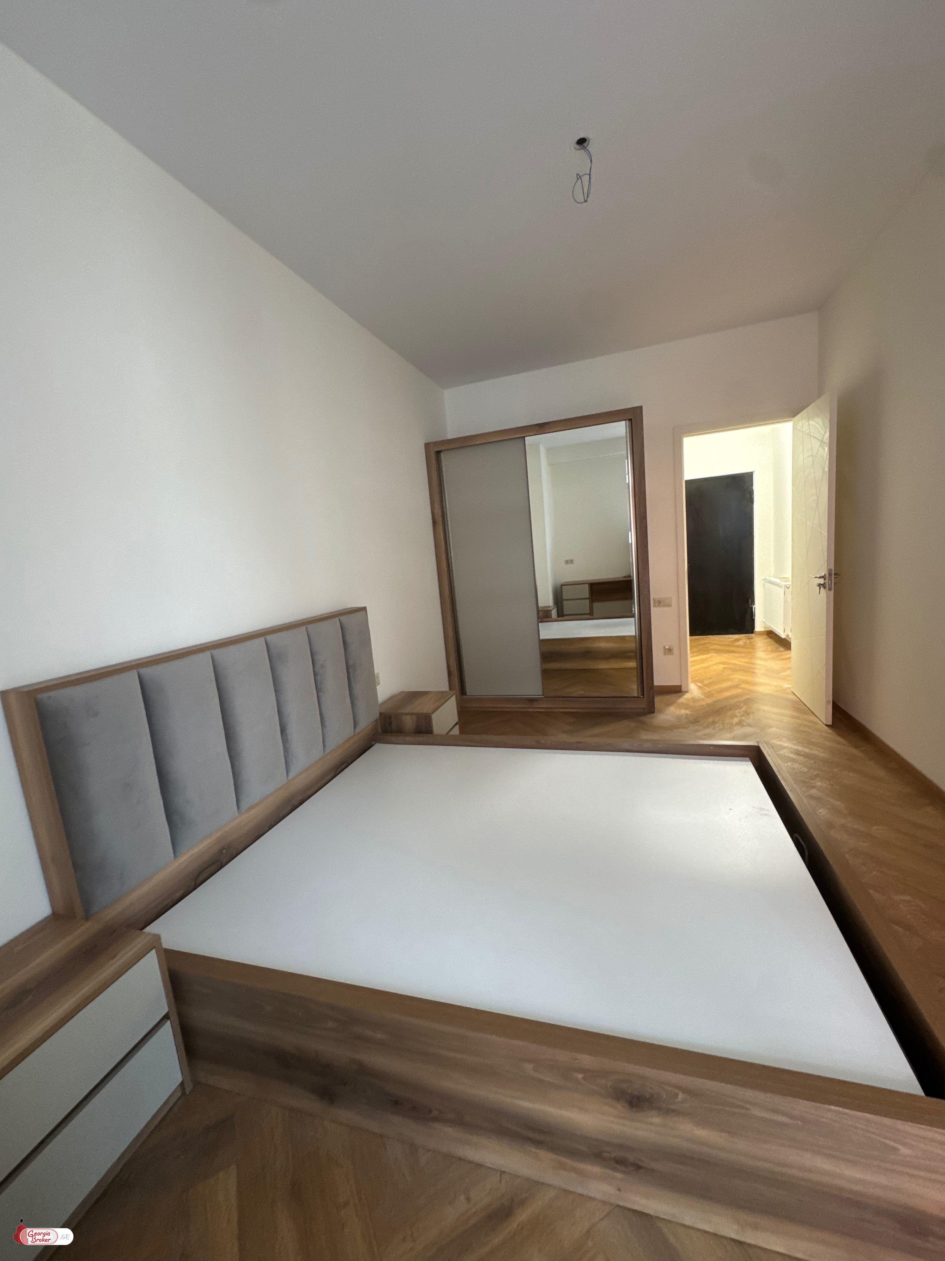 იყიდება ახალი გარემონტებული 2 ოთახიანი ბინა