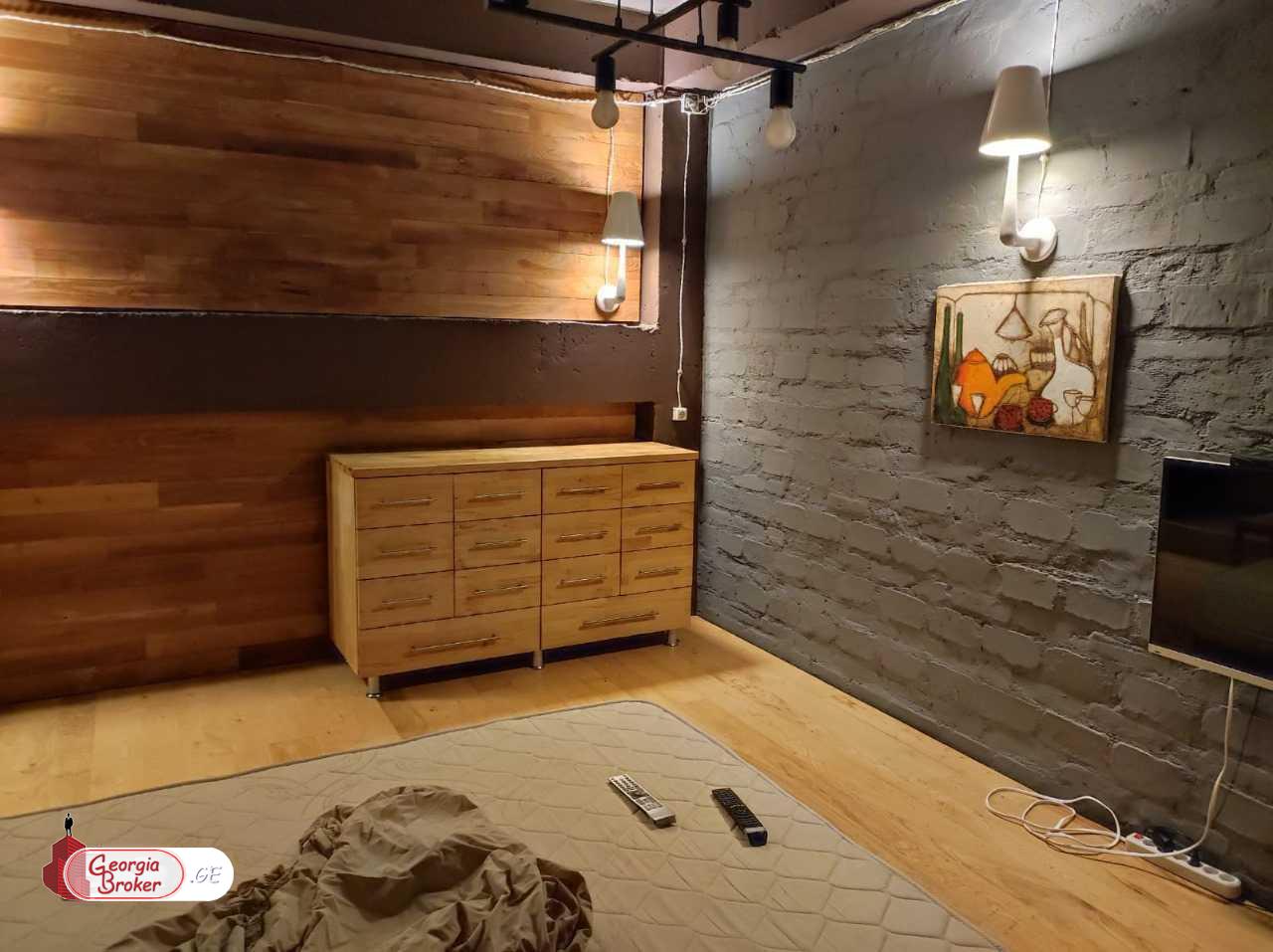 продается квартира с новым ремонтом 3-комнаты