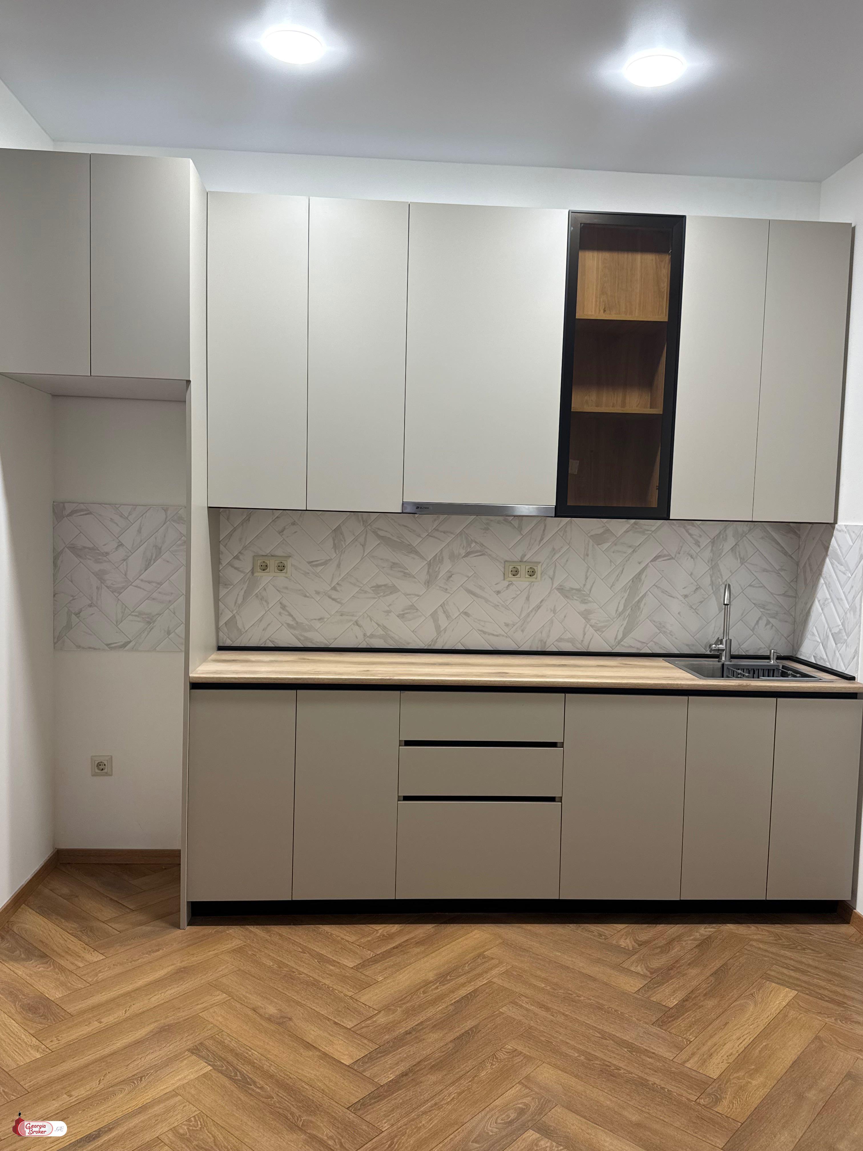 იყიდება ახალი გარემონტებული 2 ოთახიანი ბინა