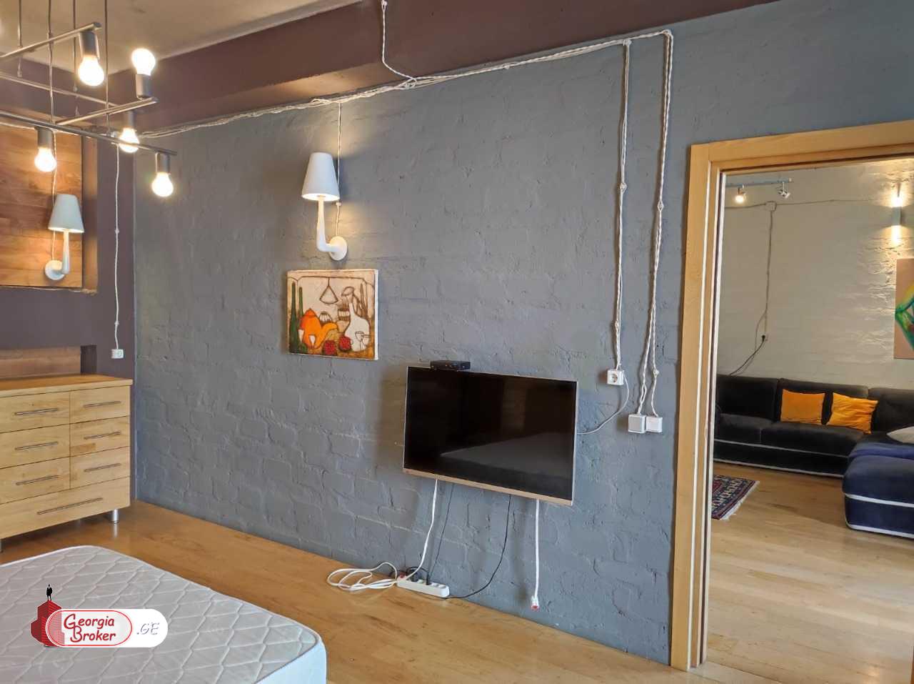 продается квартира с новым ремонтом 3-комнаты