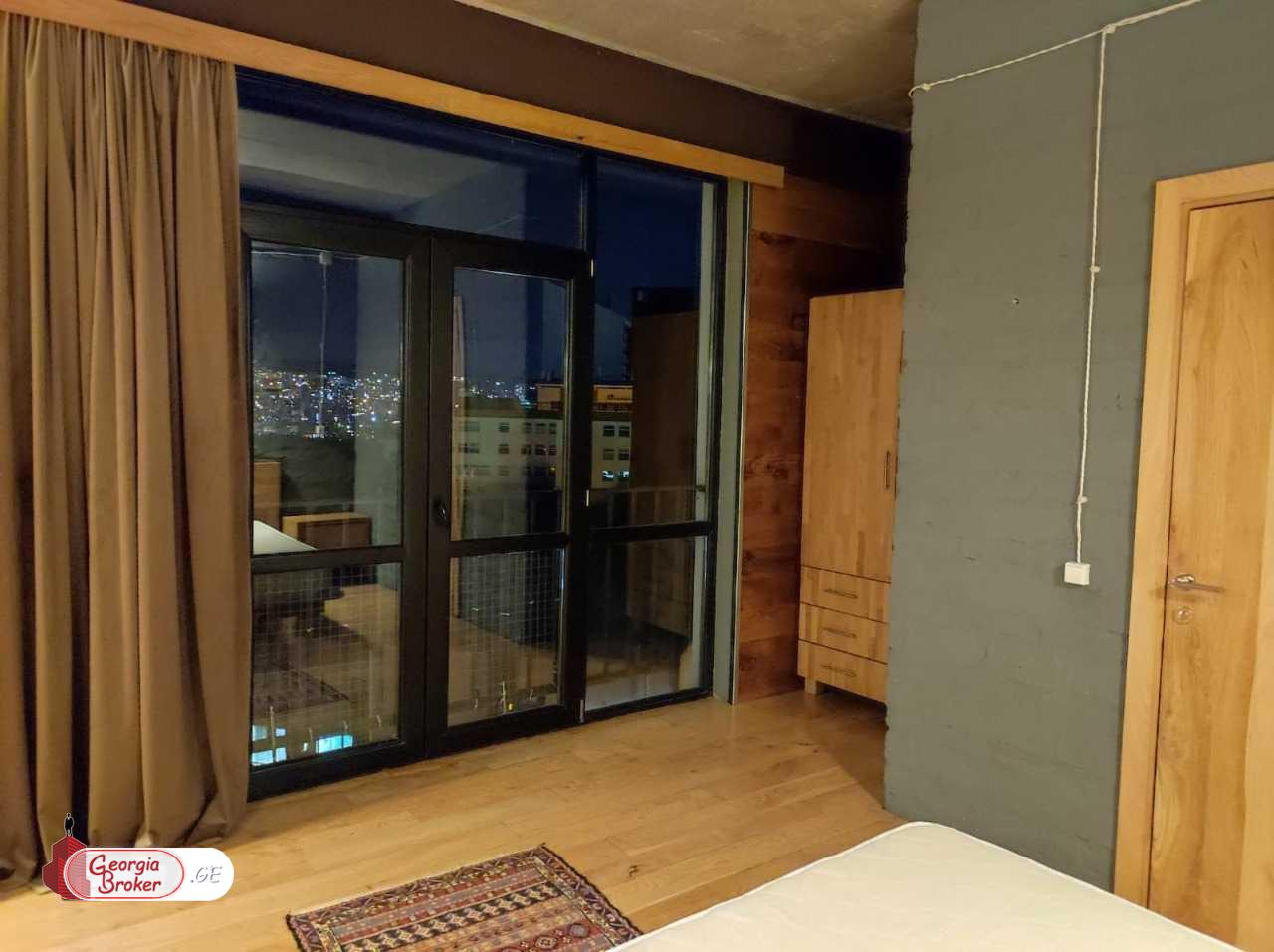 продается квартира с новым ремонтом 3-комнаты