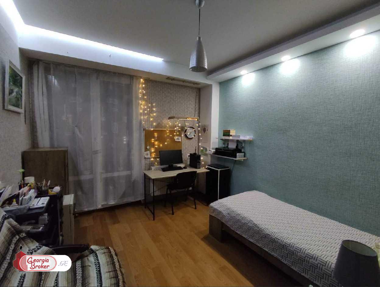 nearly repaired 5-room apartment for sale