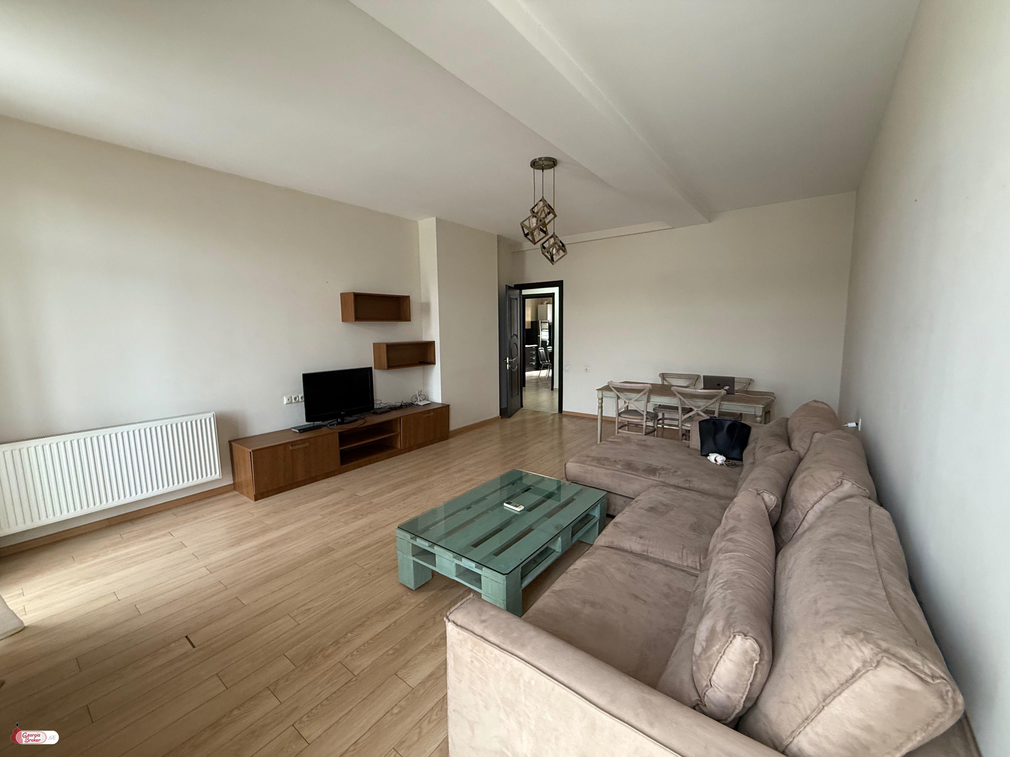 იყიდება ახალი გარემონტებული 4 ოთახიანი ბინა